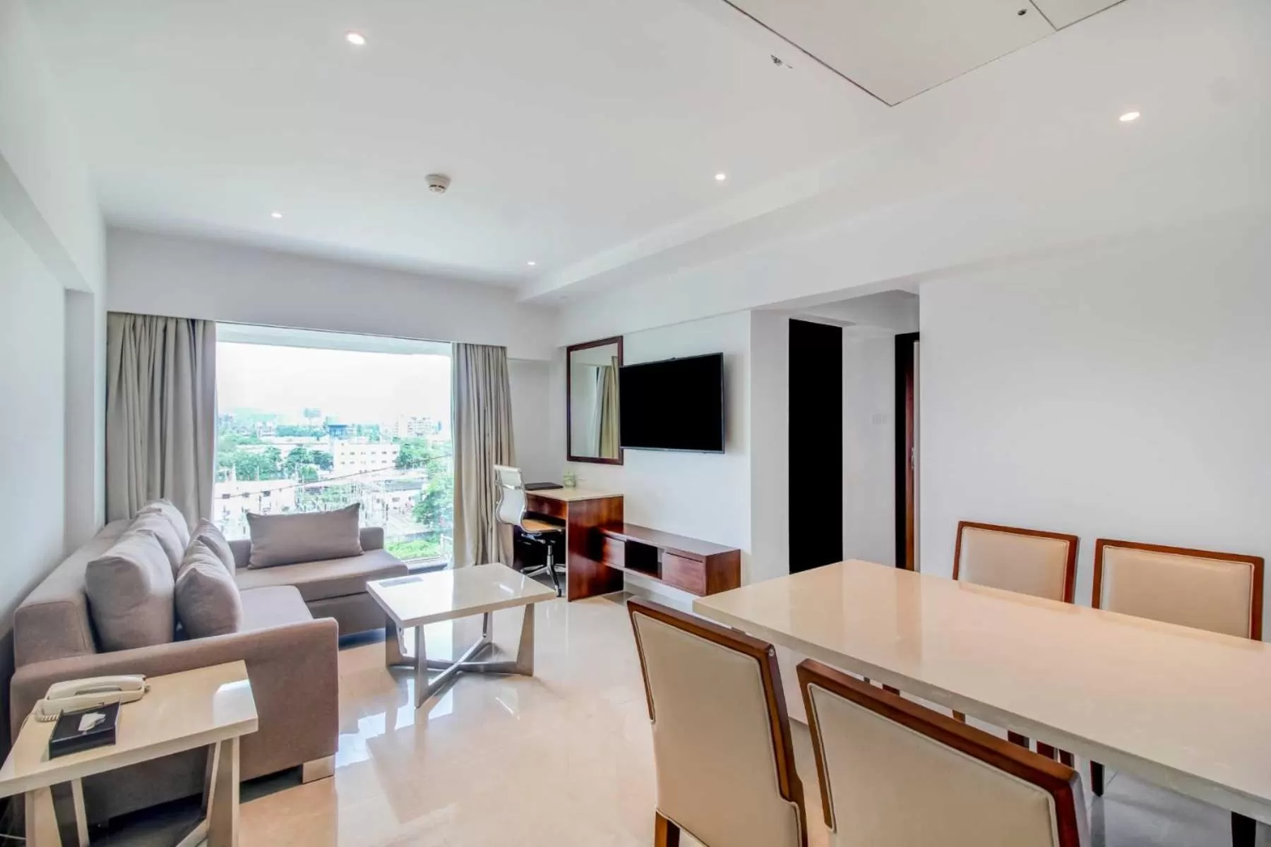 Communal lounge/ TV room in Ramee Techome