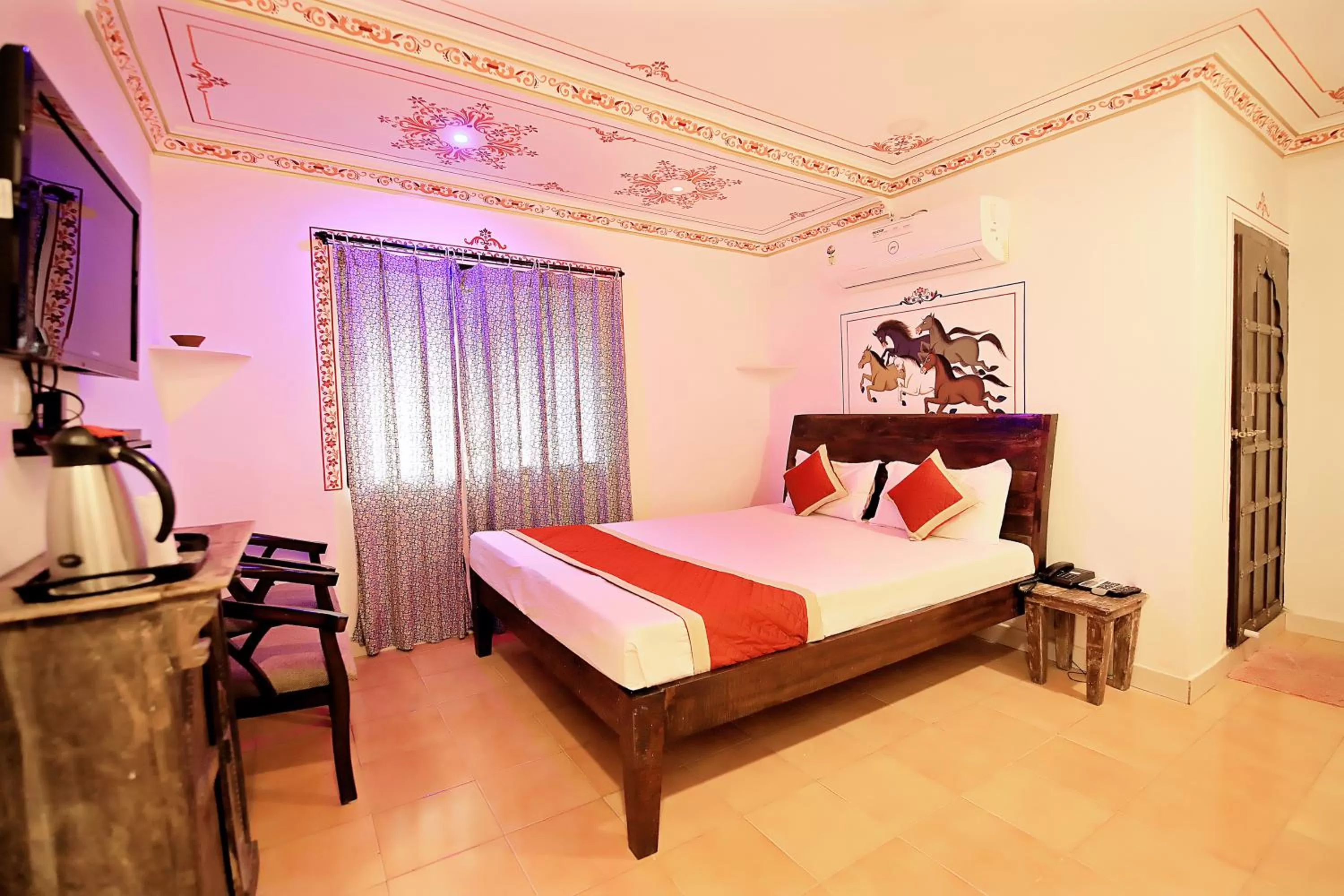 Bed in Hotel Panorama Haveli