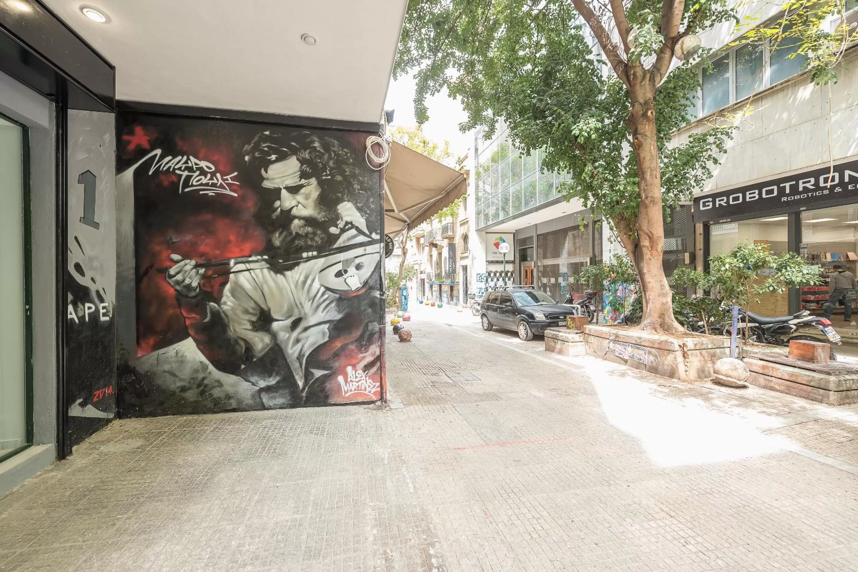 Property building in Athens Lights