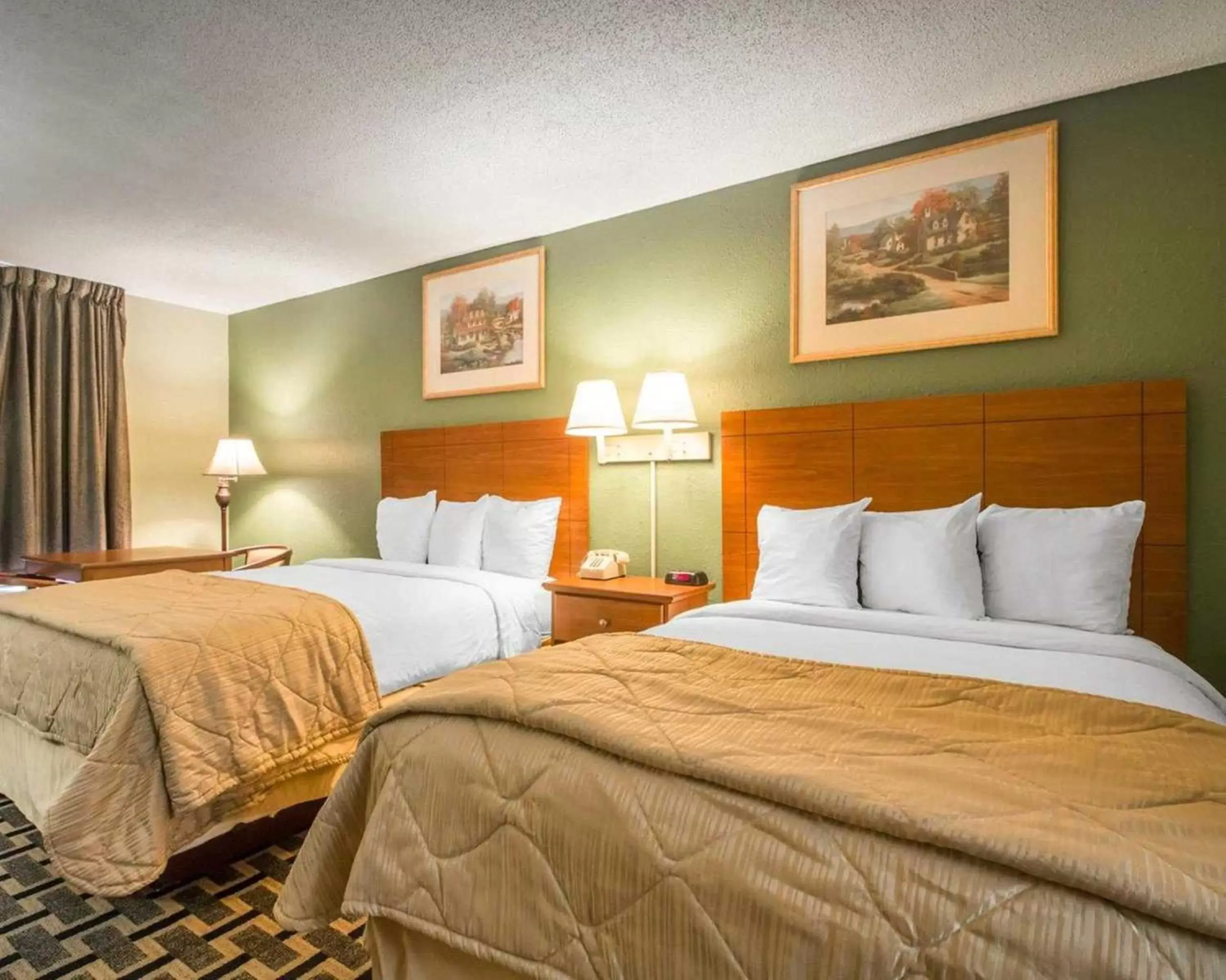 Double Room with Two Double Beds - Smoking in Quality Inn & Suites Ridgeland Double Room with Two Double Beds - Smoking in Quality Inn & Suites Ridgeland
