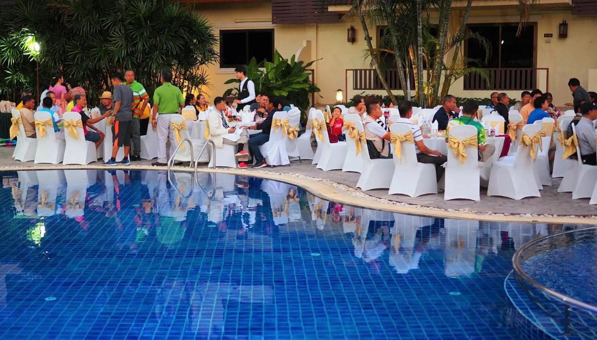 Swimming pool in Luckswan Resort Chiang Rai - SHA Extra Plus