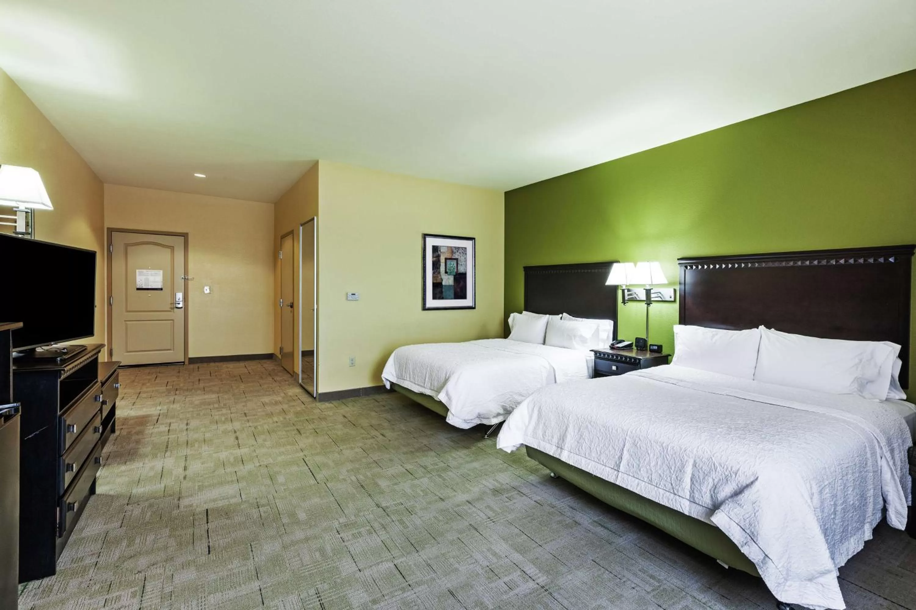 Bedroom, Bed in Hampton Inn & Suites Owasso