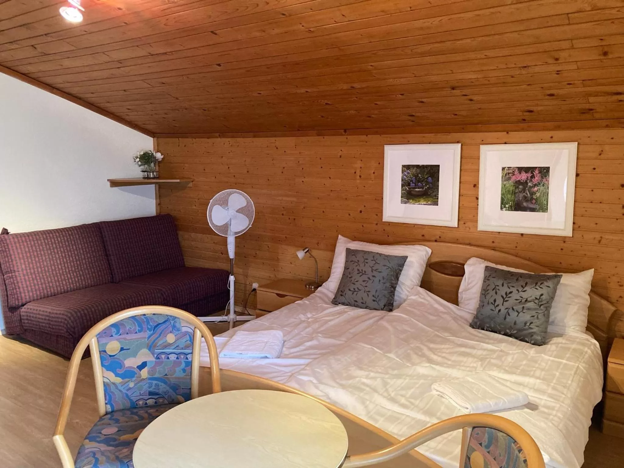 Bed in B&B Pension Karlsdorfer Hof