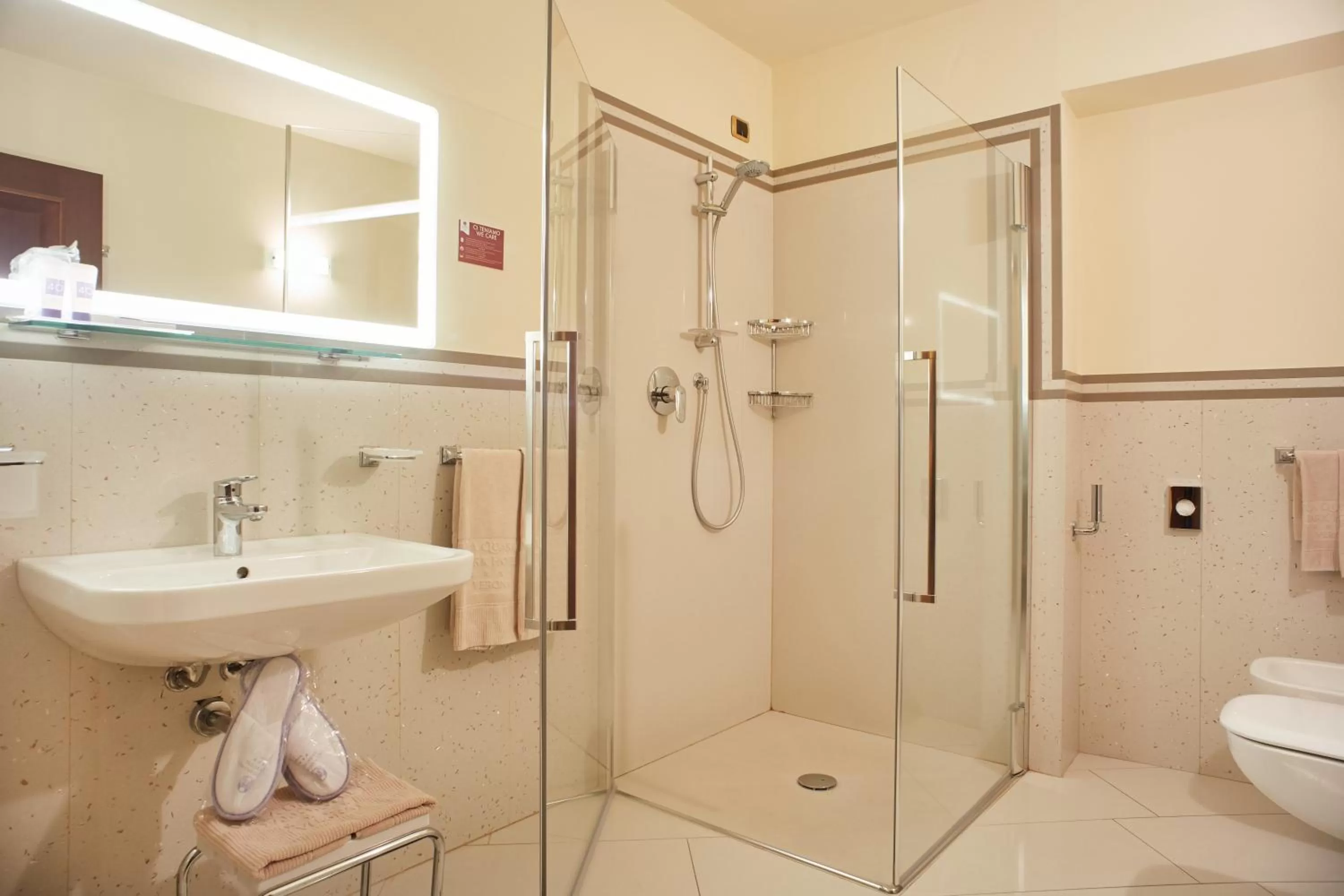 Shower in Villa Quaranta Tommasi Wine Hotel & SPA