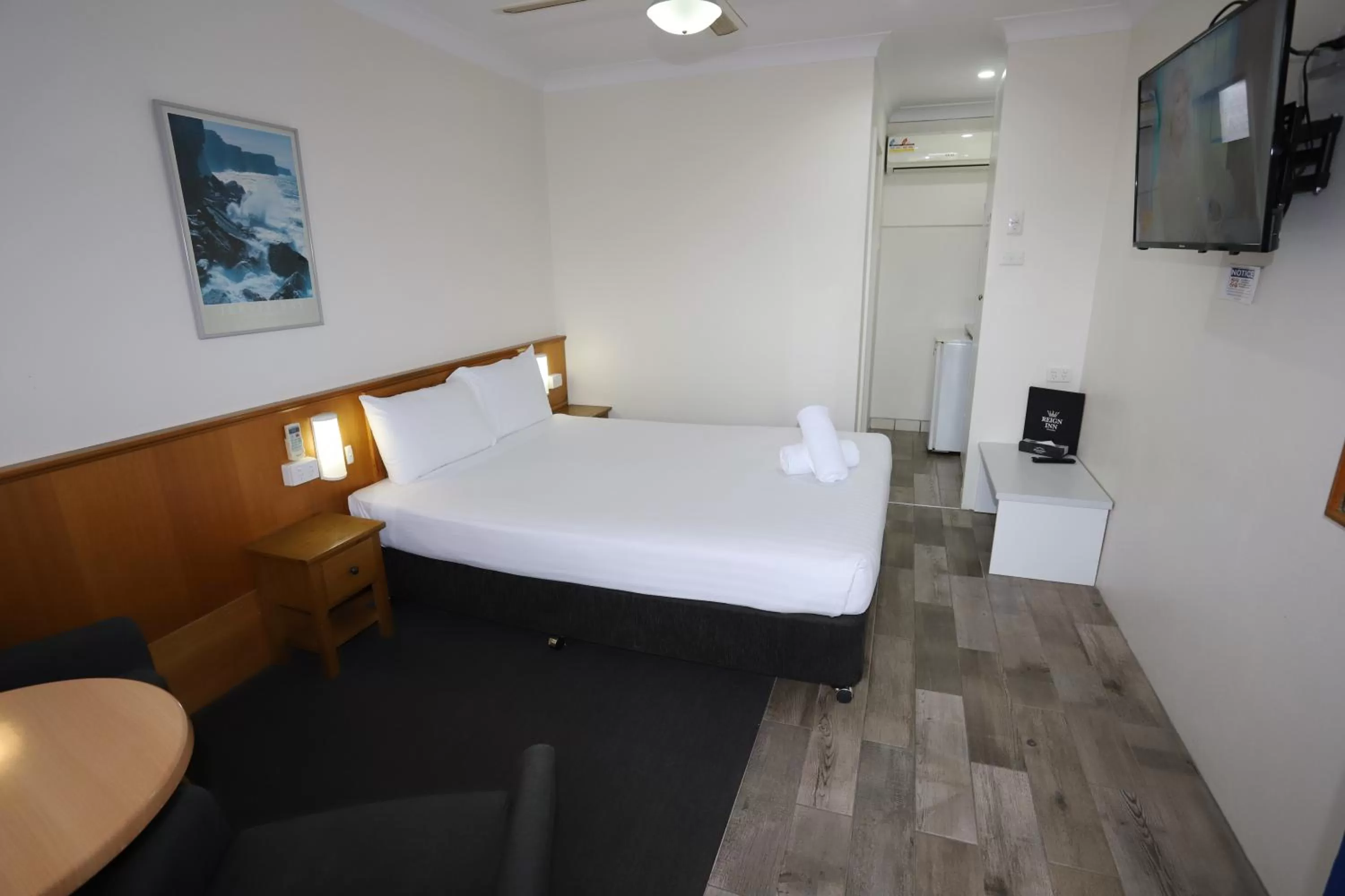 Bed in Reign Inn Newcastle