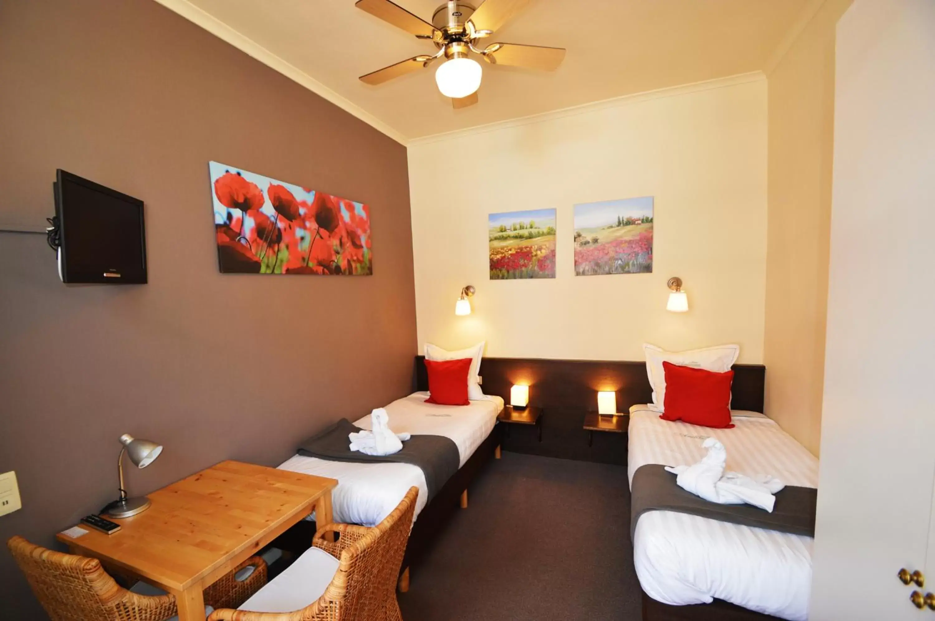 Twin Room - single occupancy in Hotel Ambrosia Twin Room - single occupancy in Hotel Ambrosia