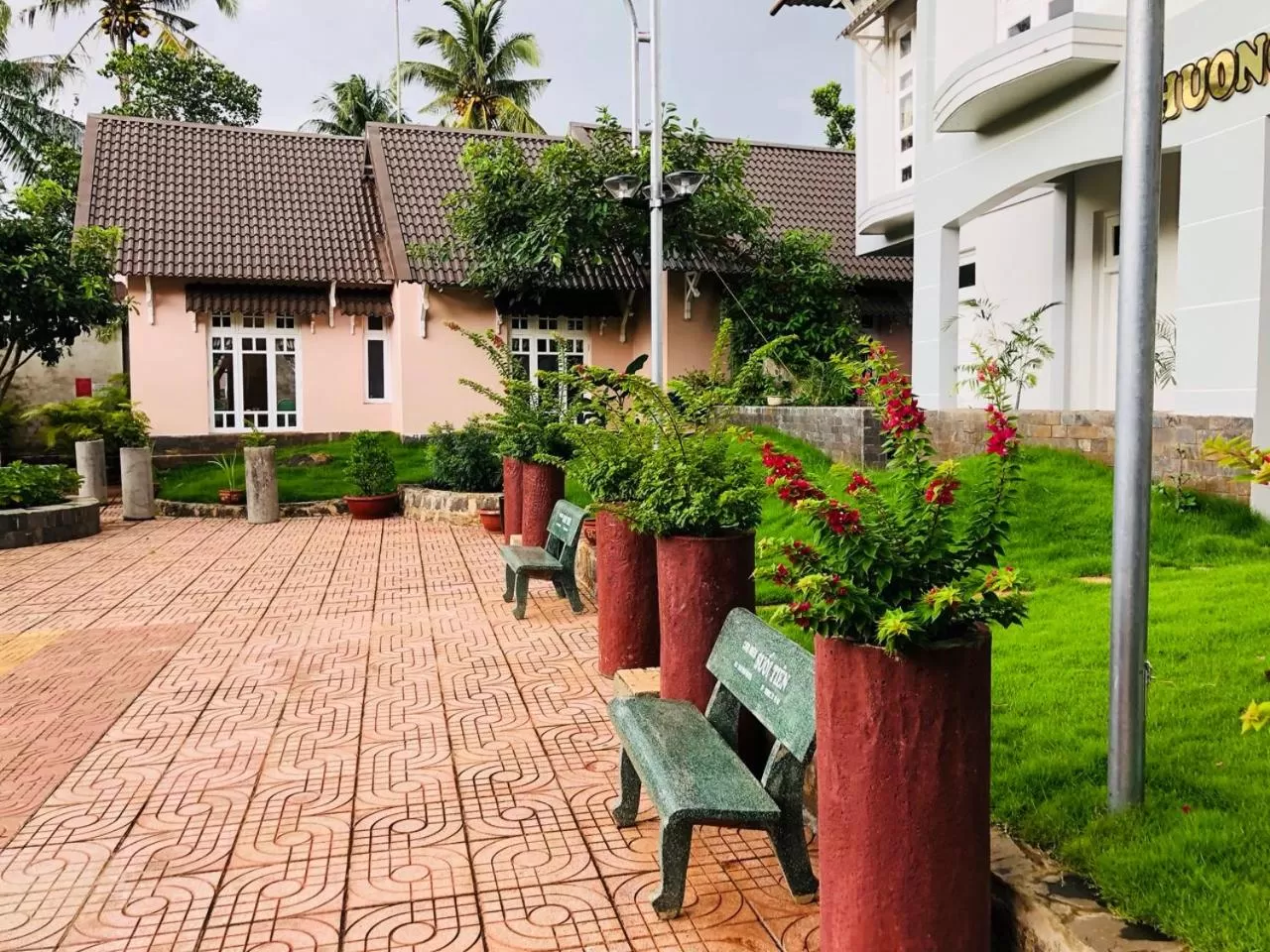 Property Building in Khách sạn Hương Mê