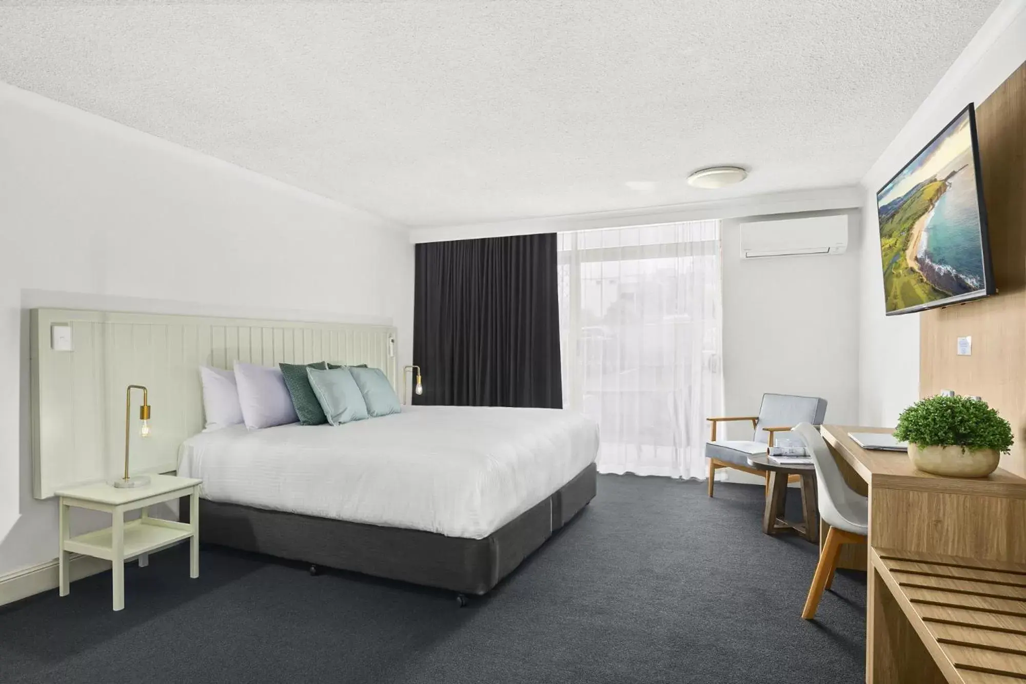 King Room - Ground Floor in Kiama Shores King Room - Ground Floor in Kiama Shores