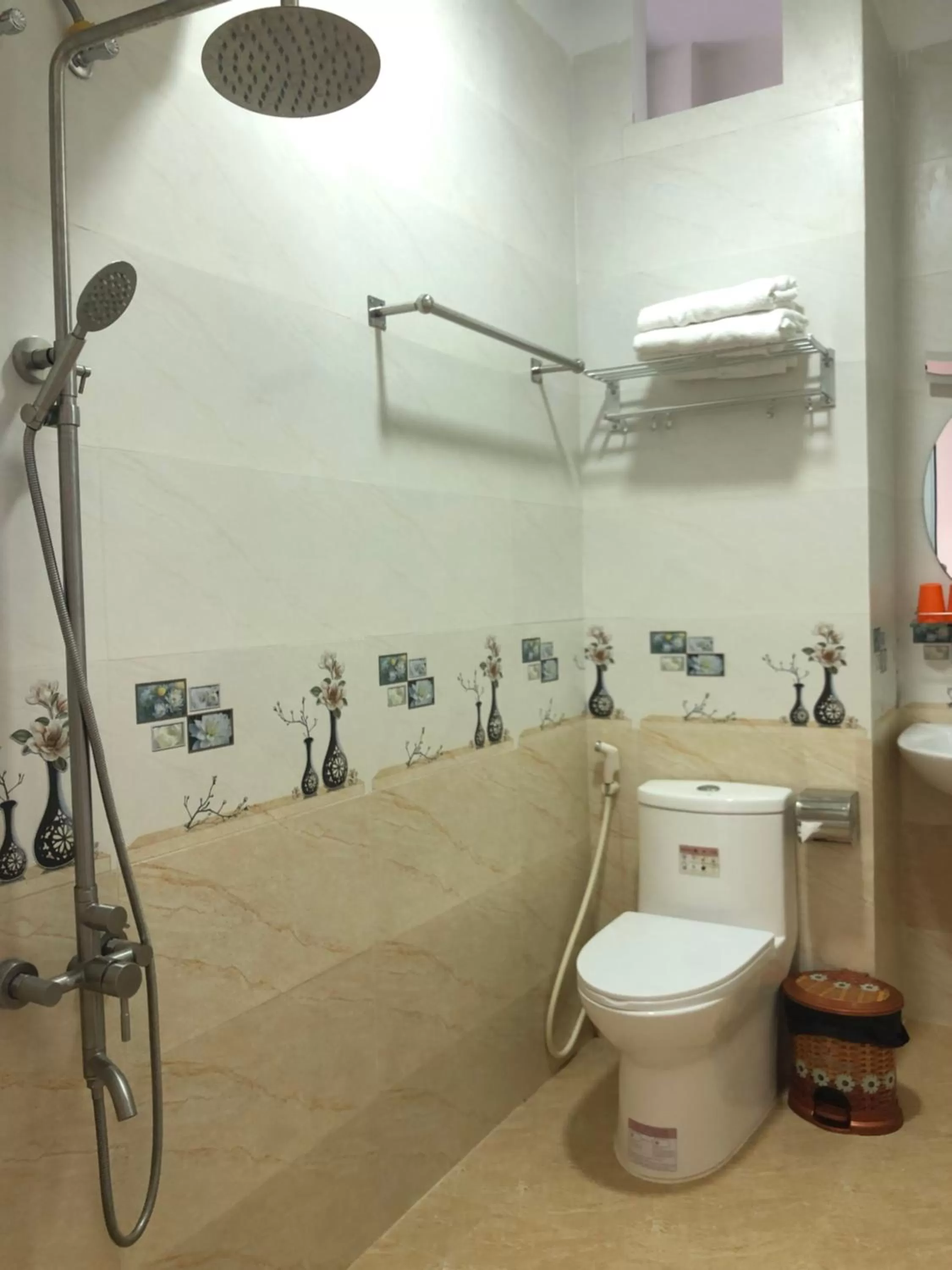 Bathroom in Villa - Hotel Nam Khang 2 Dalat