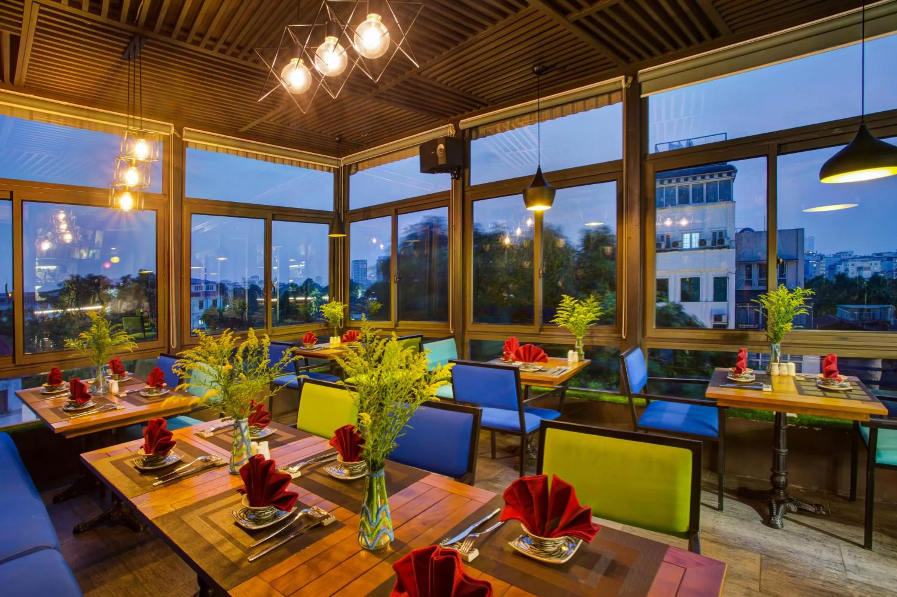 Restaurant/places to eat in Hanoi La Selva Hotel