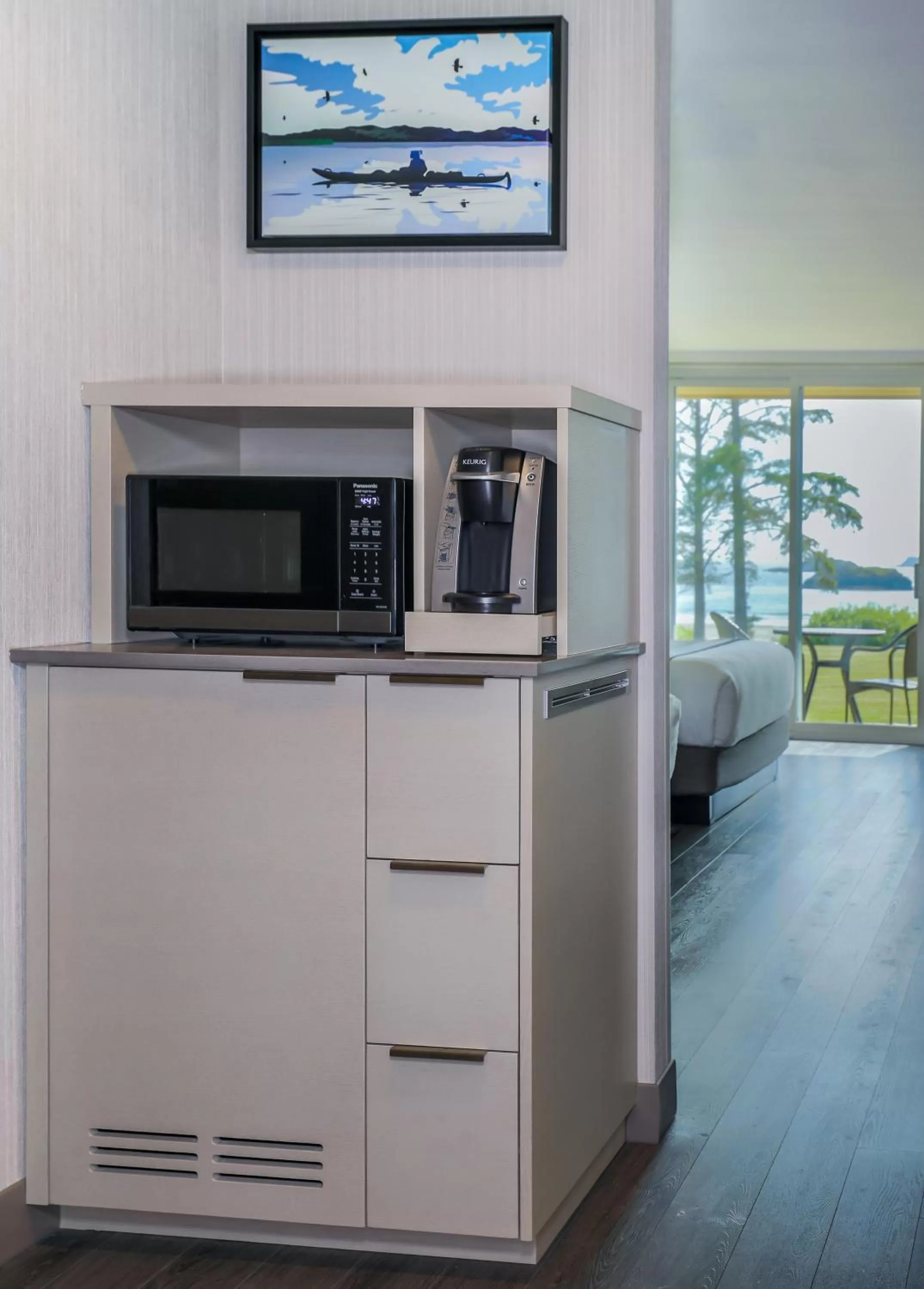 Coffee/tea facilities in Best Western Plus Tin Wis Resort