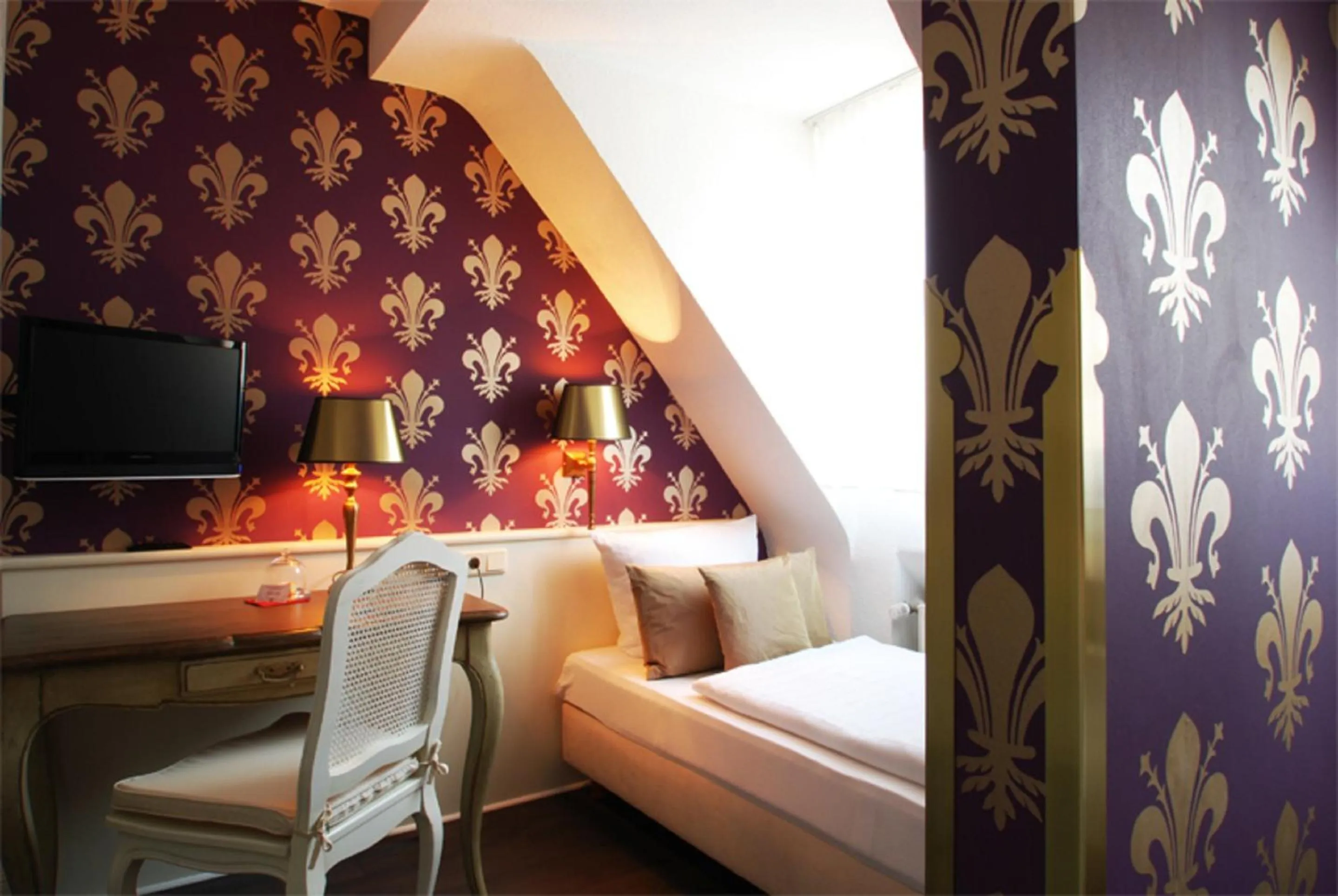 TV and multimedia, Bed in Hotel Domspitzen