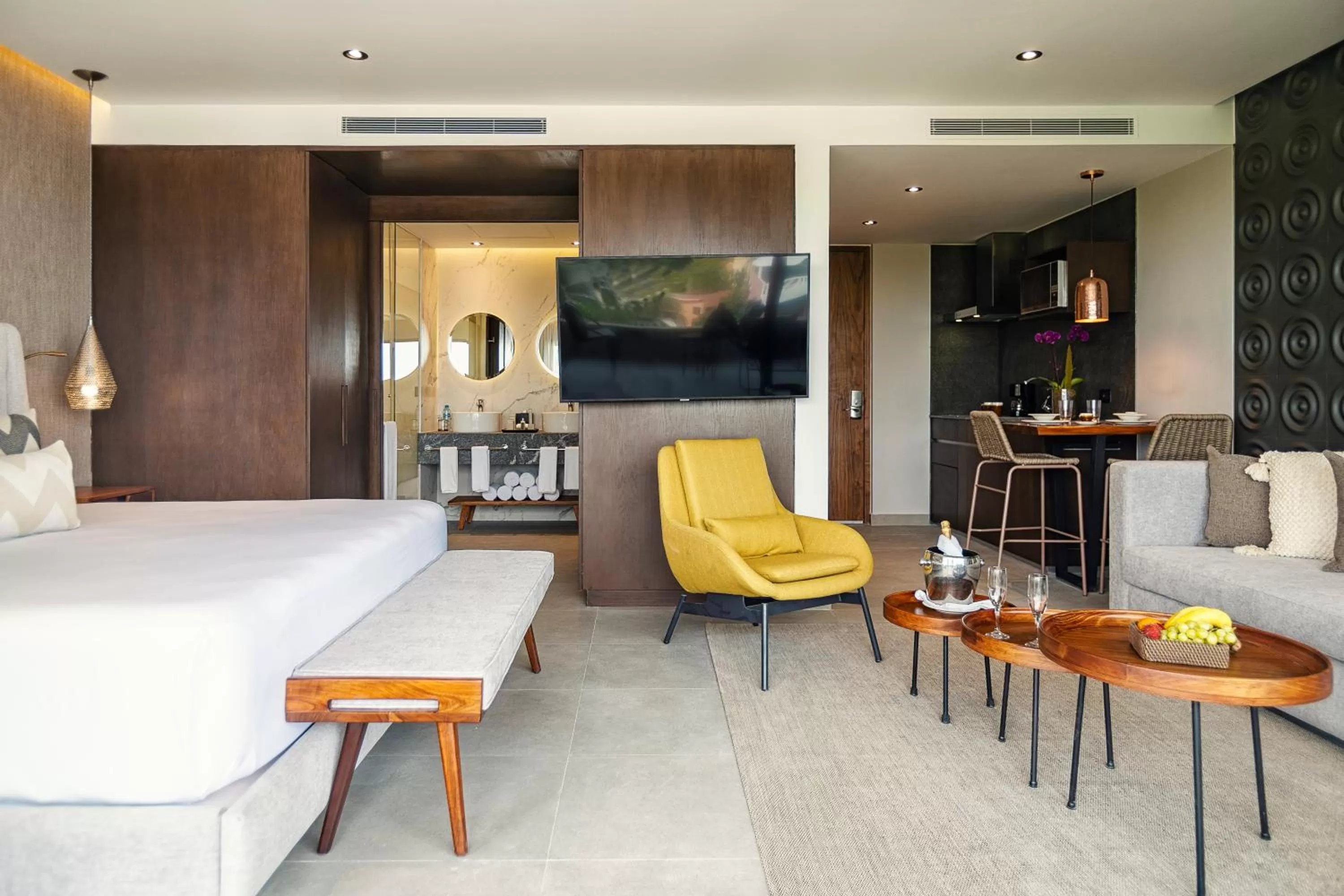 Photo of the whole room, Bed in The Fives Oceanfront