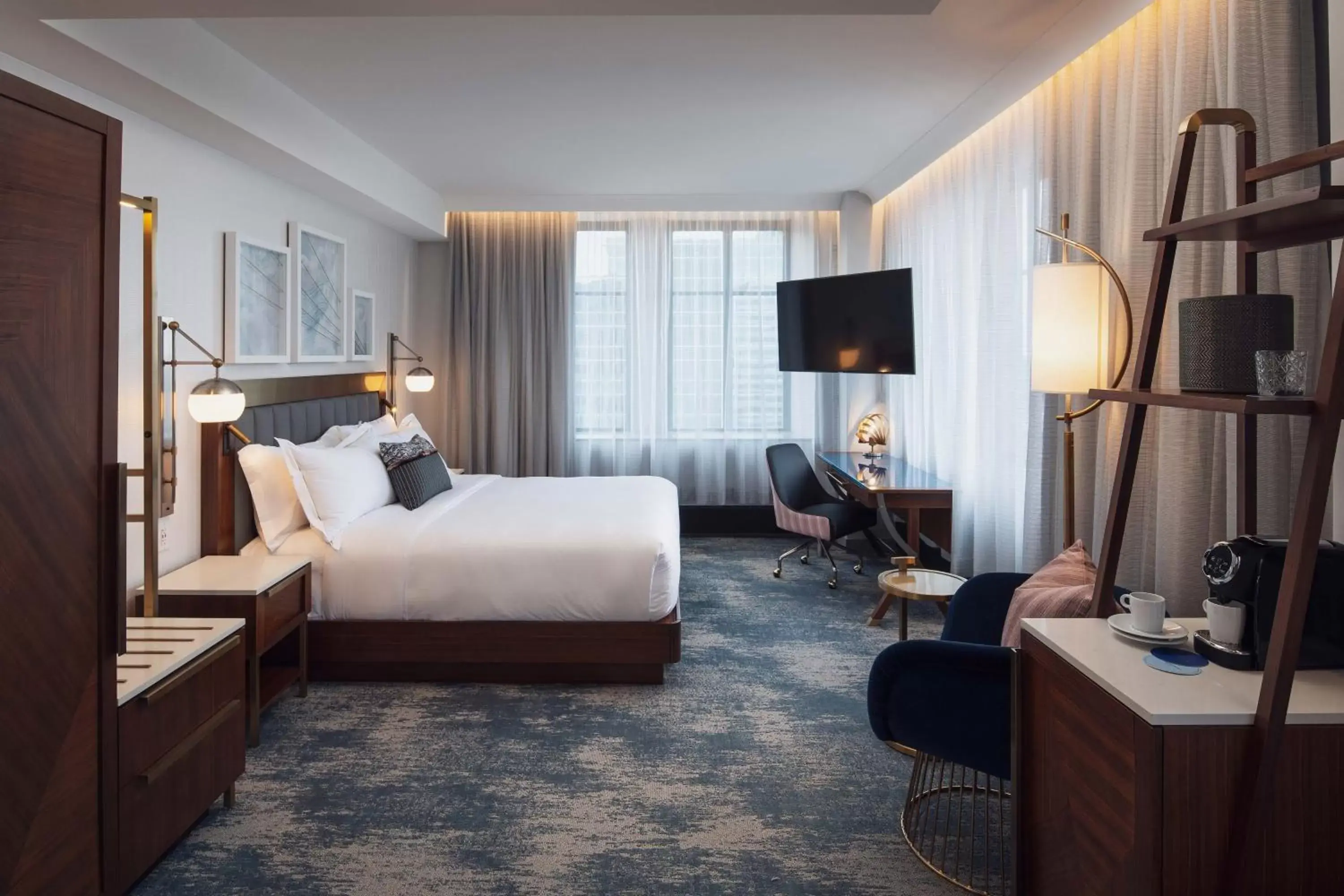 Corner King with CIty View in Rand Tower Hotel, Minneapolis, a Tribute Portfolio Hotel Corner King with CIty View in Rand Tower Hotel, Minneapolis, a Tribute Portfolio Hotel