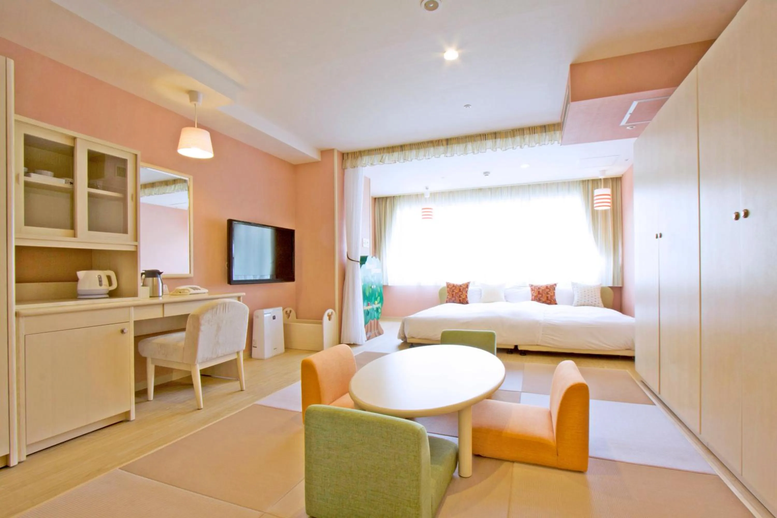 Spring, Bed in Hotel Epinard Nasu