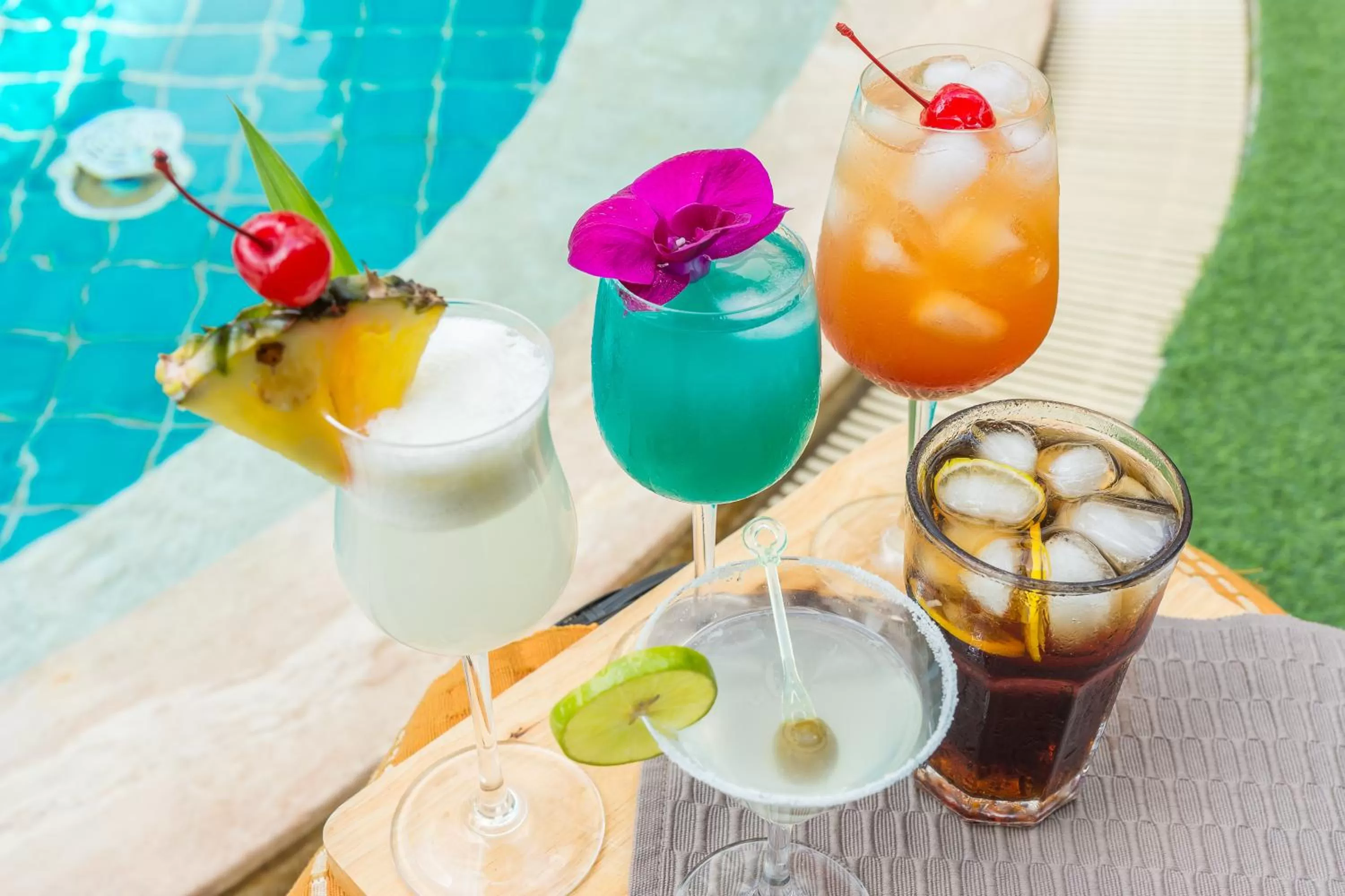 Drinks in Asoke Residence Sukhumvit by UHG