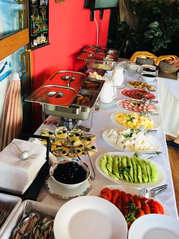 Breakfast, Restaurant/Places to Eat in Ribarska Sreshta Family Hotel