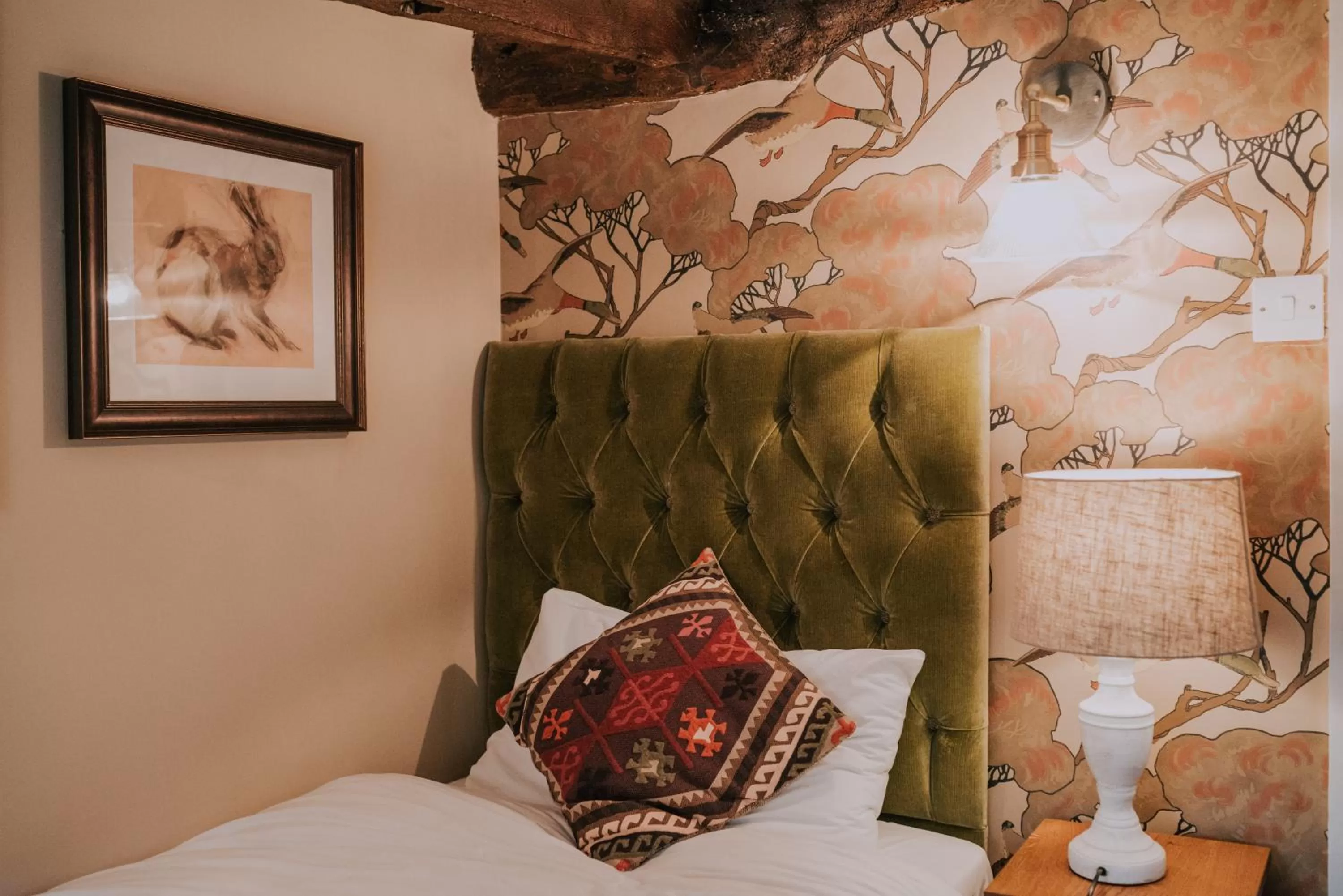 Bedroom, Bed in The Falkland Arms