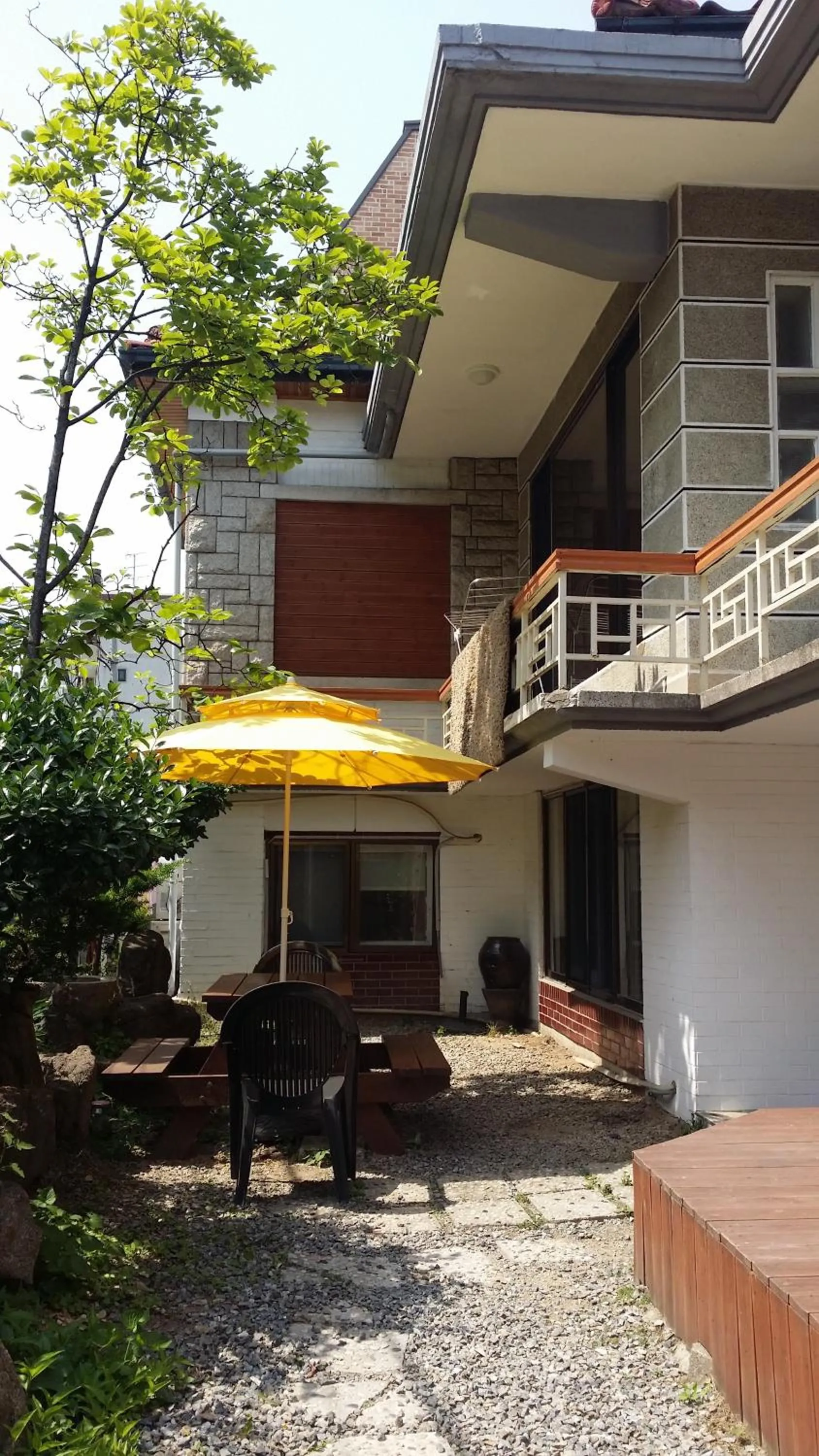 Garden in Birdsnest Hostel Hongdae Foreigner only