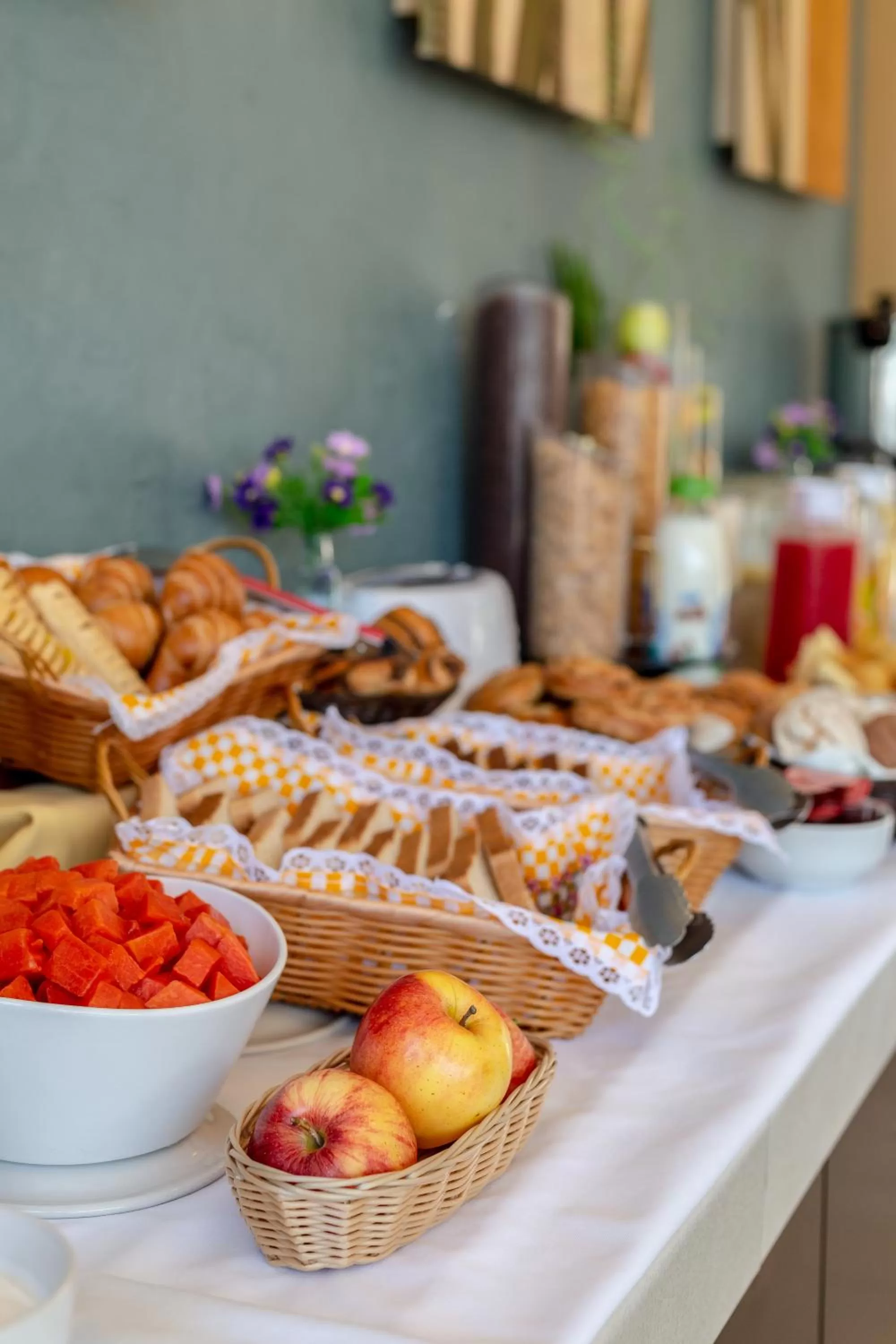 Continental breakfast in Tecnohotel Itzáes