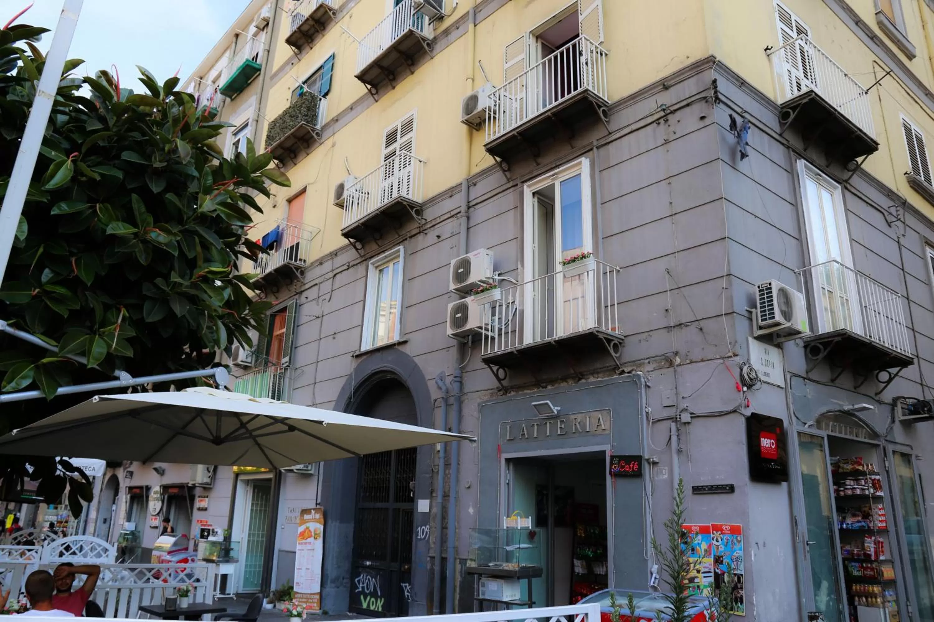 Property building in B&B Caracciolo 109