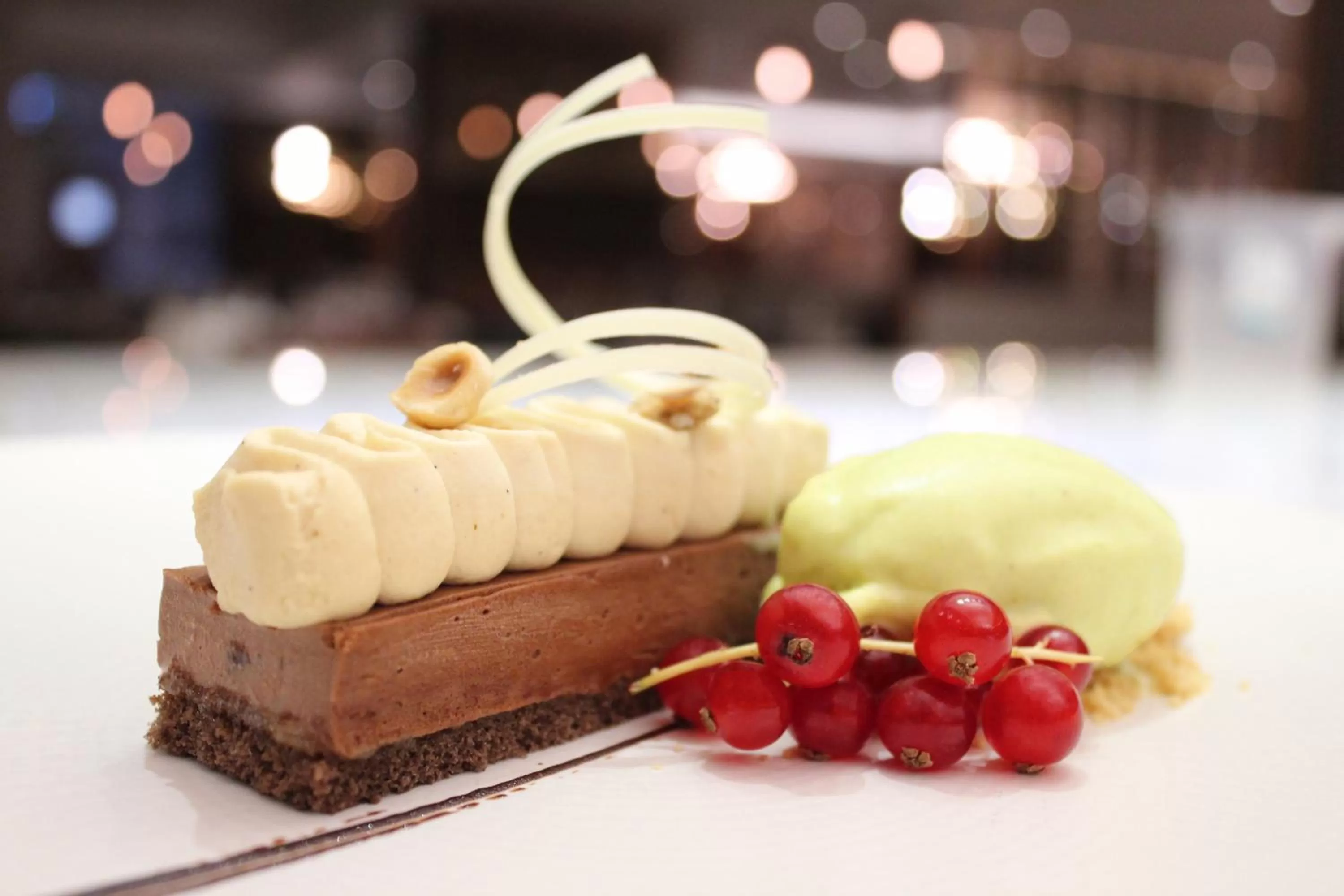 Restaurant/places to eat in Crowne Plaza London Heathrow T4 by IHG