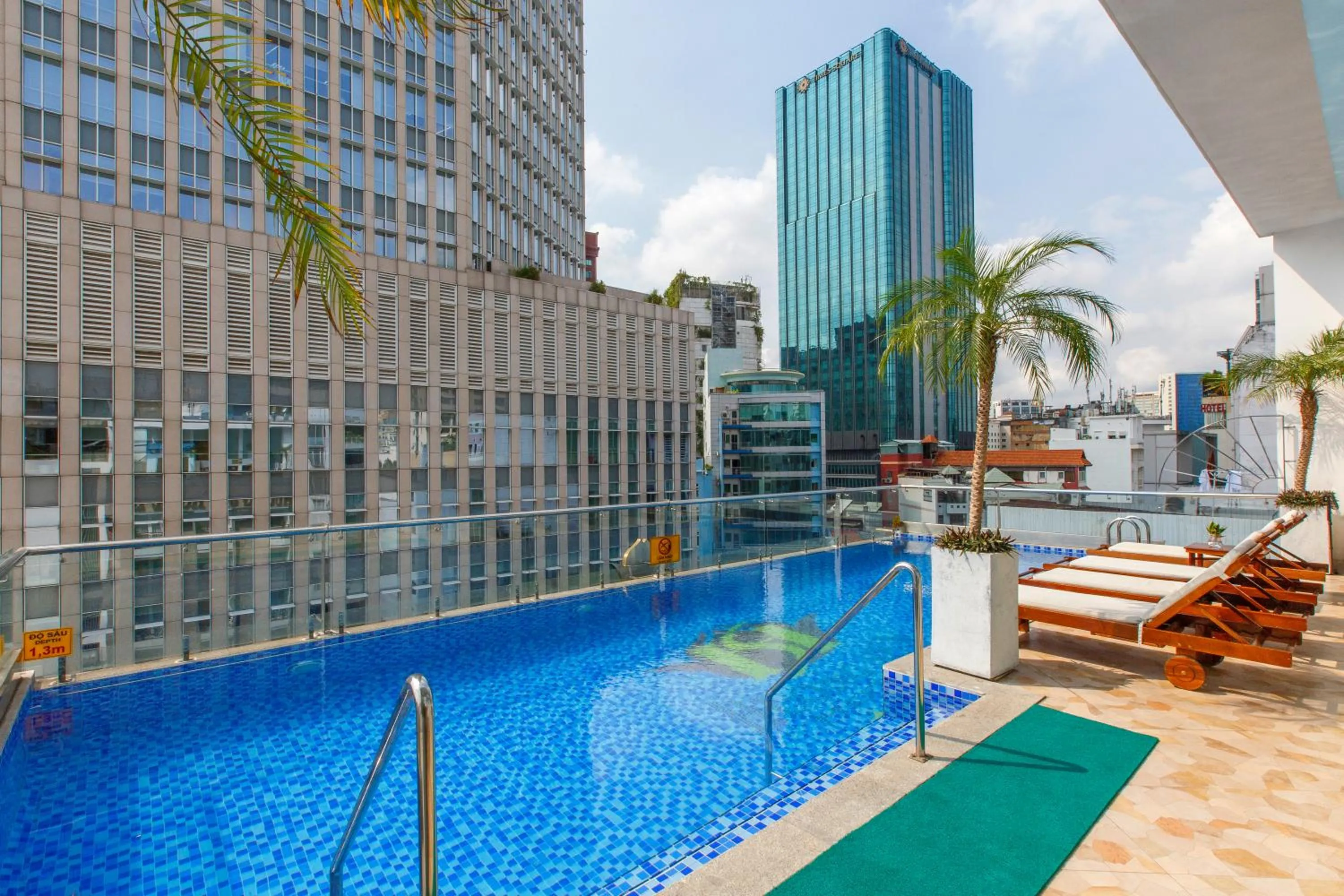 Pool view in Huong Sen Annex Hotel
