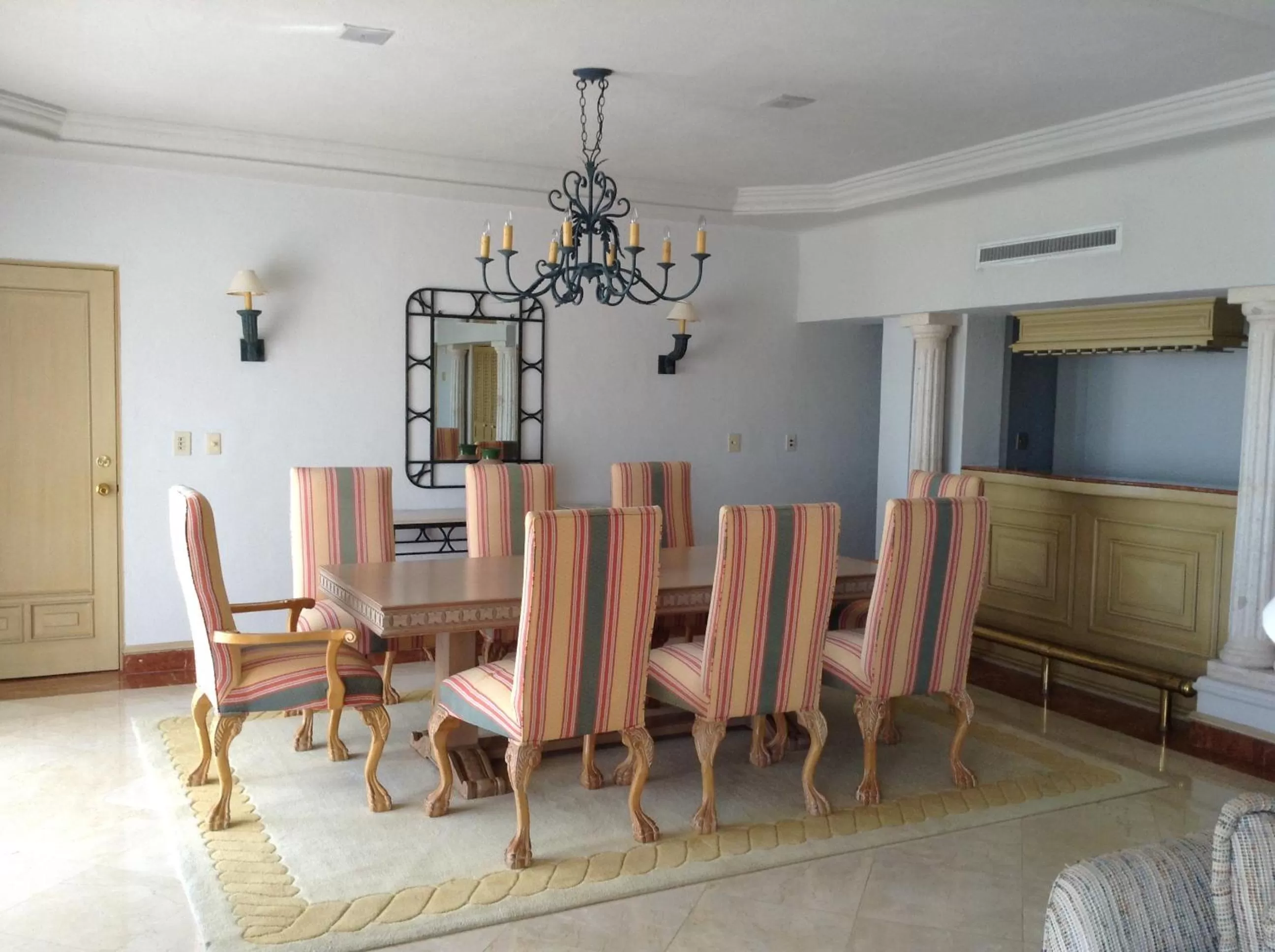 Dining area in Grand Isla Navidad Golf & Spa Resort with Marina