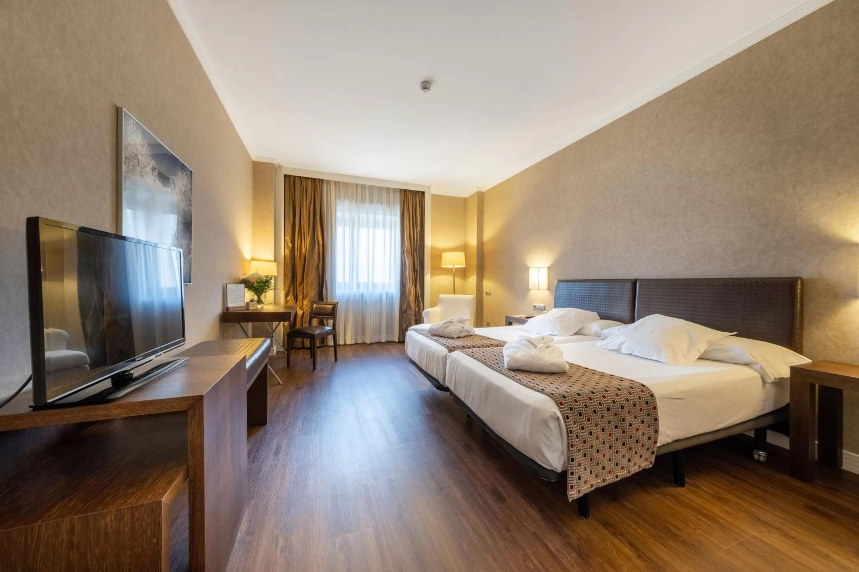 Photo of the whole room, Bed in Castilla Termal Olmedo