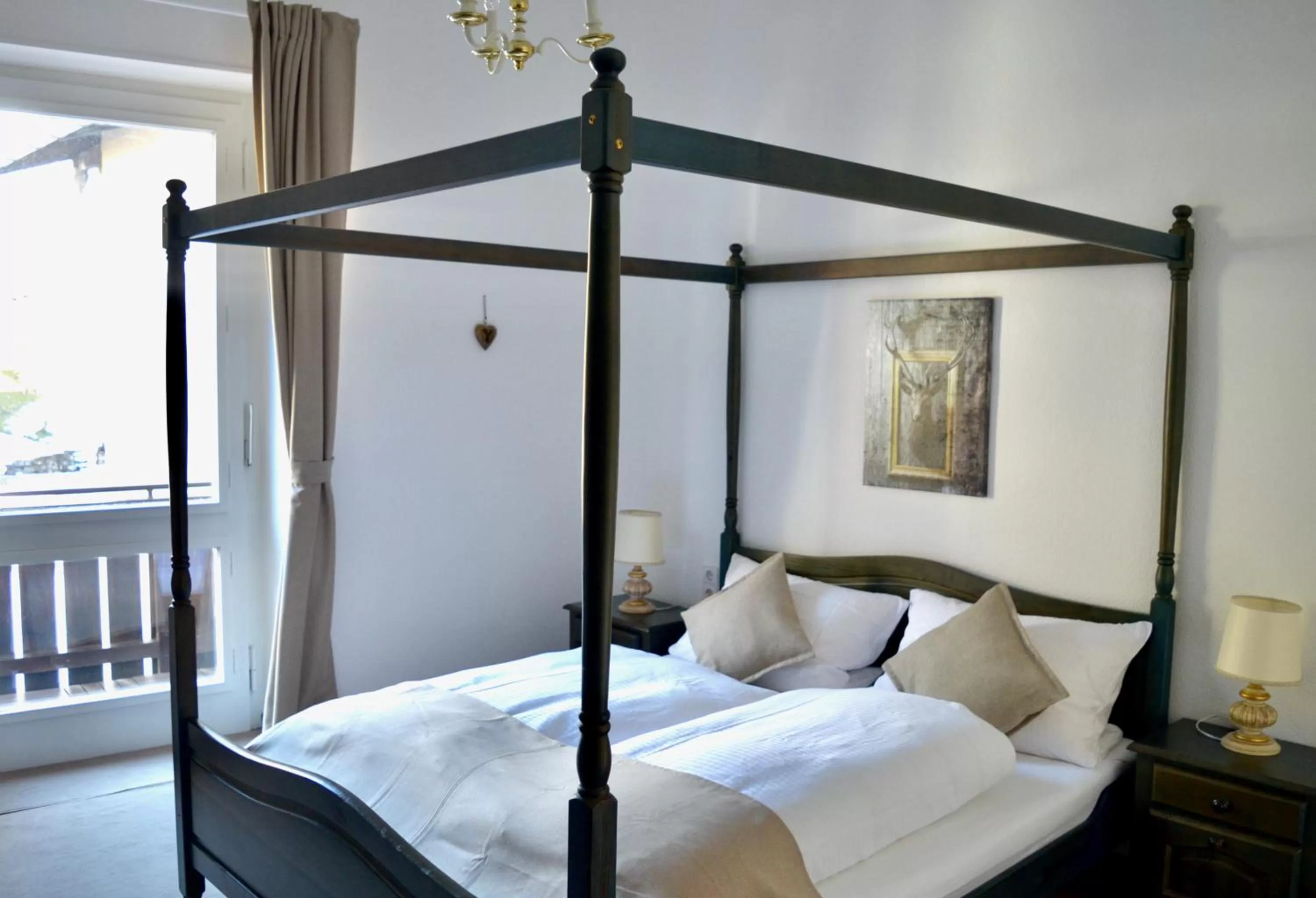 Bed in Pension und Ferienwohnung Frech