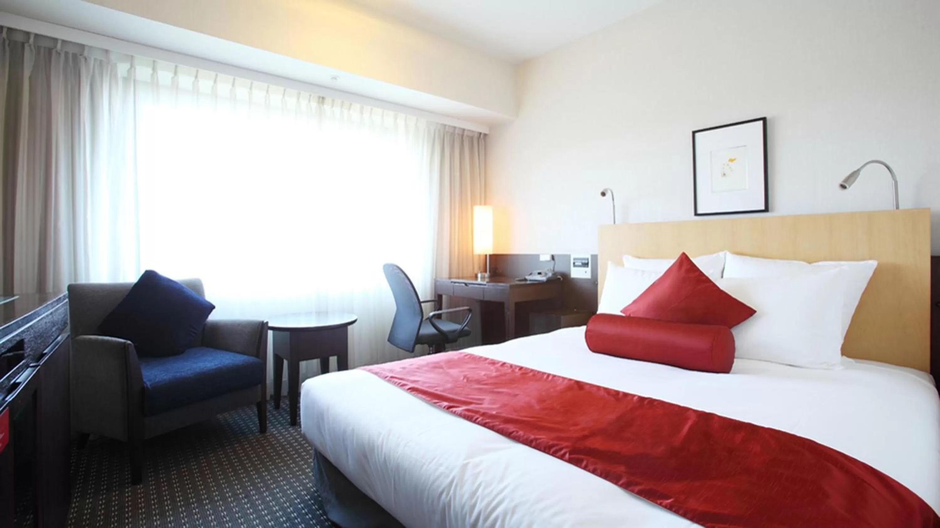 Photo of the whole room, Bed in ANA Crowne Plaza Narita by IHG