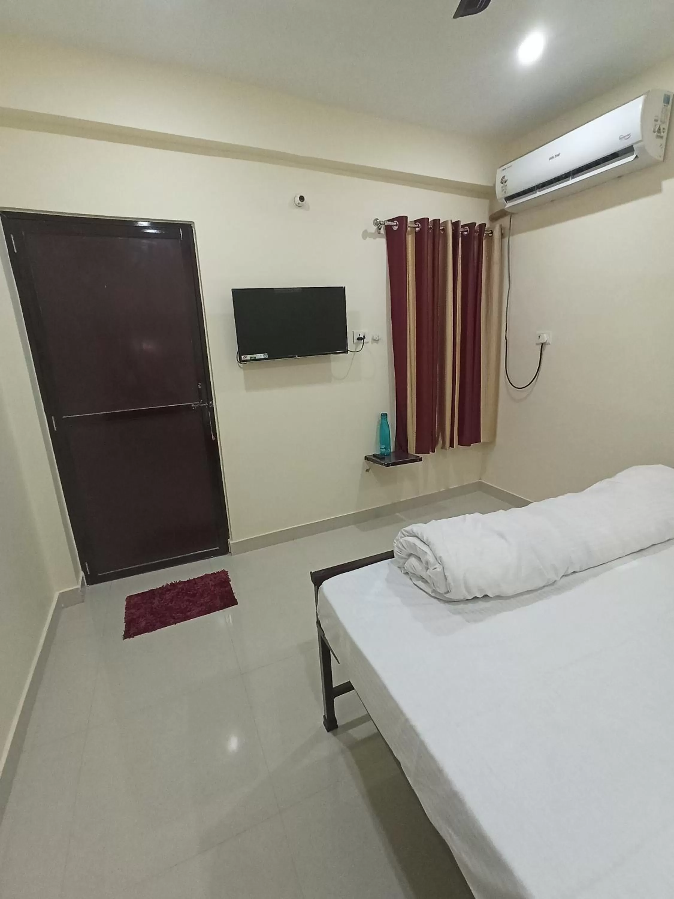 TV and multimedia, TV/Entertainment Center in Saraswati Palace