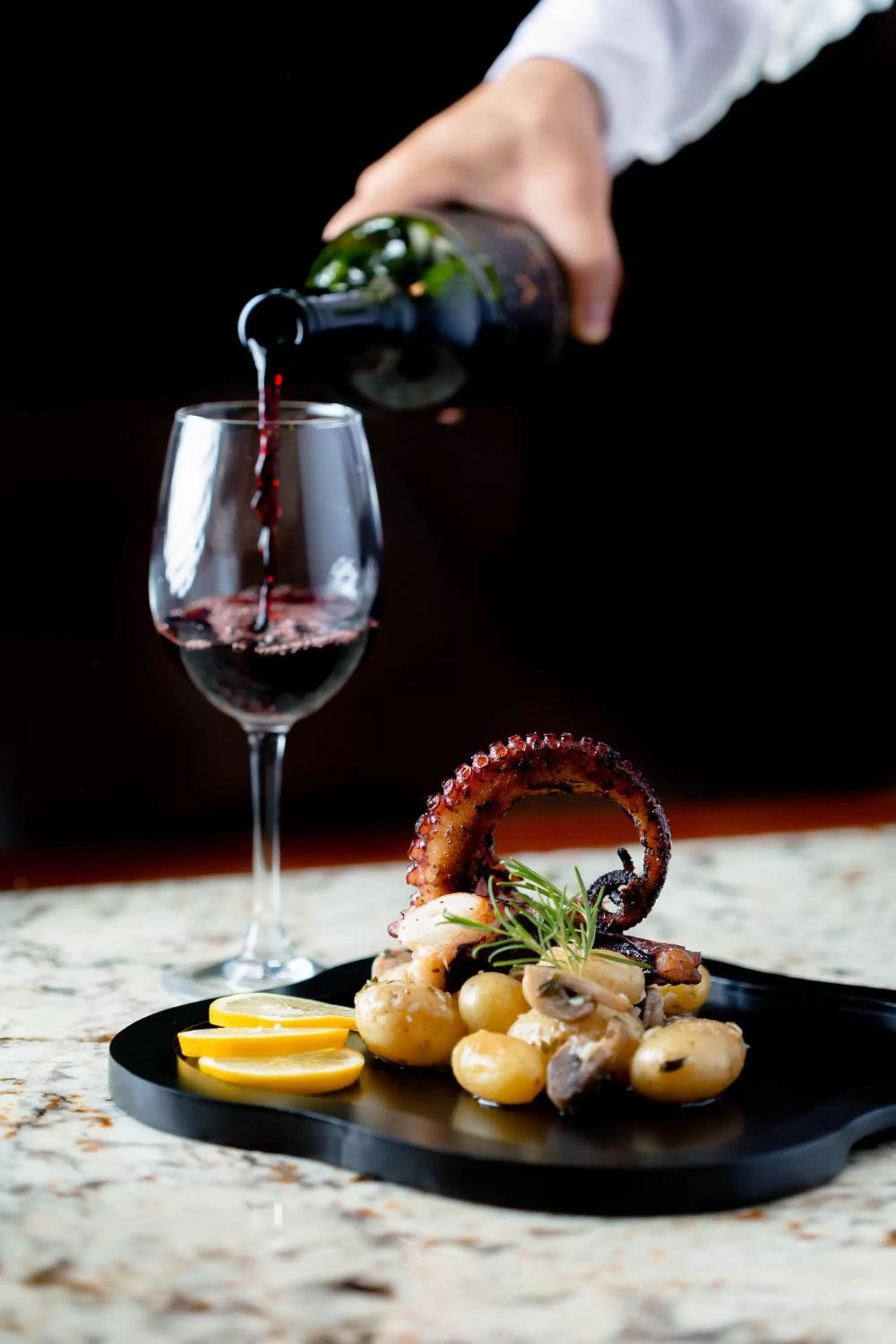 Restaurant/places to eat in Casa Bolívar Hotel Museo