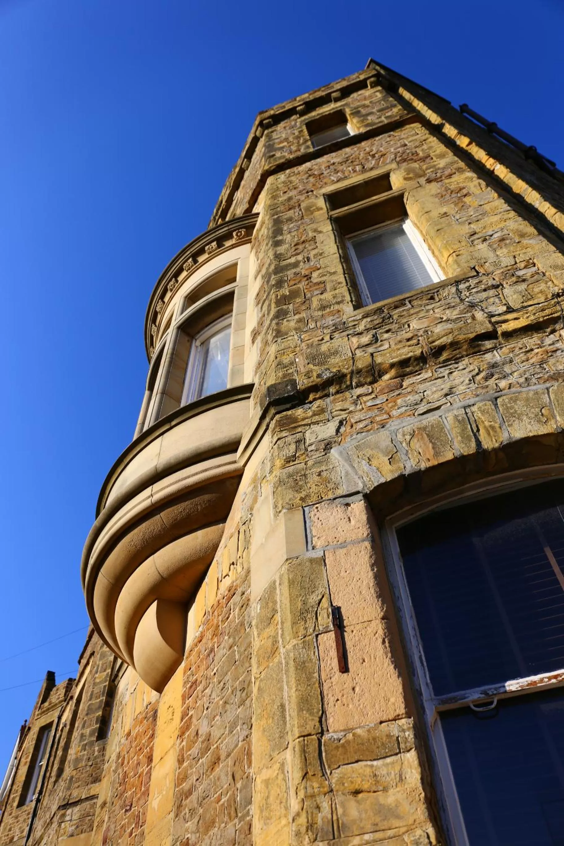 Street view, Facade/Entrance in Highlands Hotel
