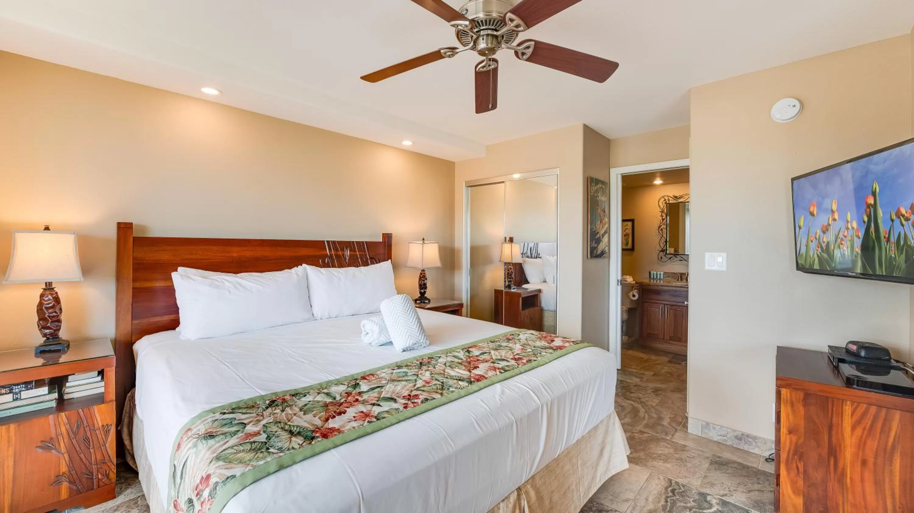 Bedroom, Bed in Castle At Maui Banyan