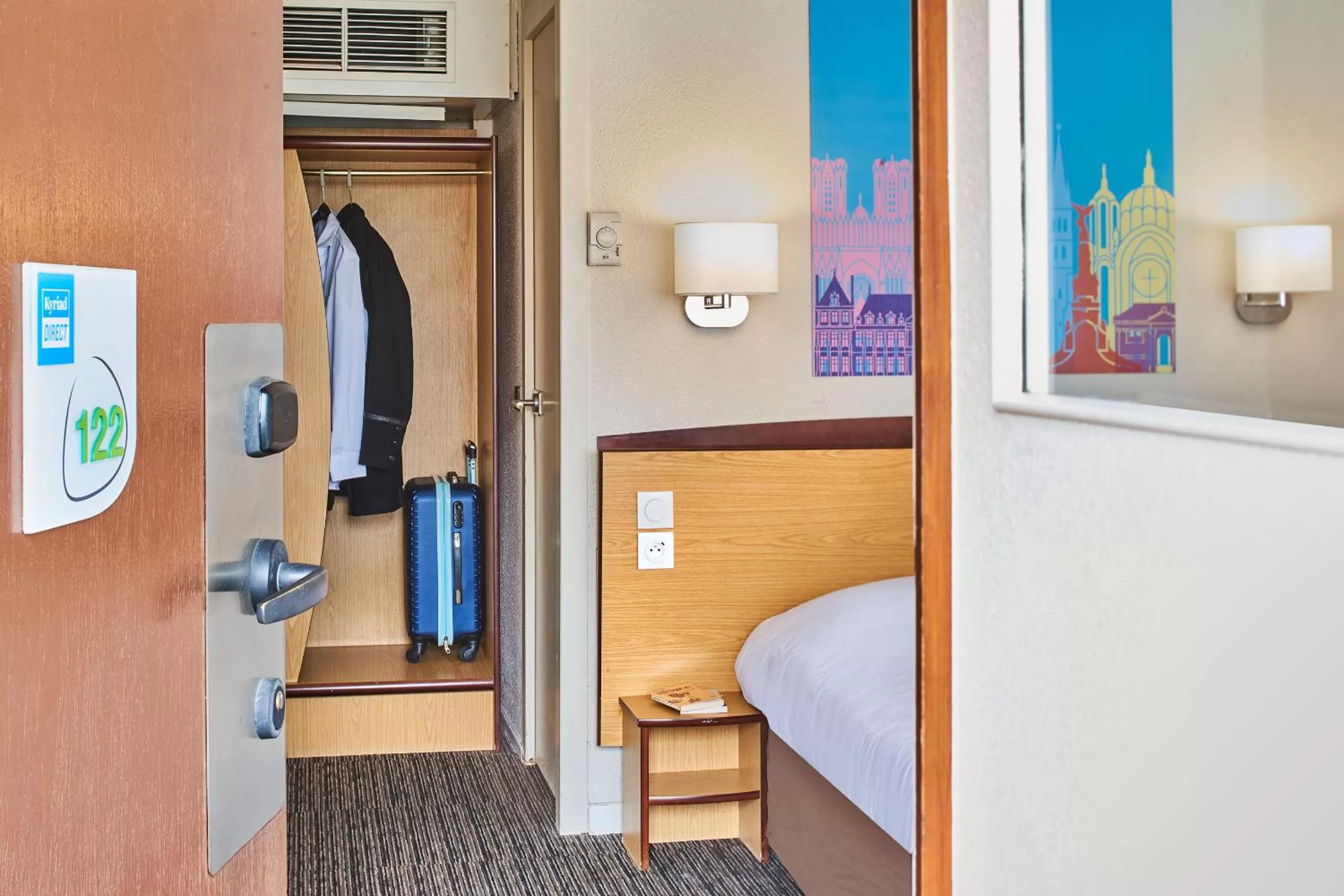 View (from property/room), Bed in Kyriad Direct Lyon Sud - Chasse-Sur-Rhône