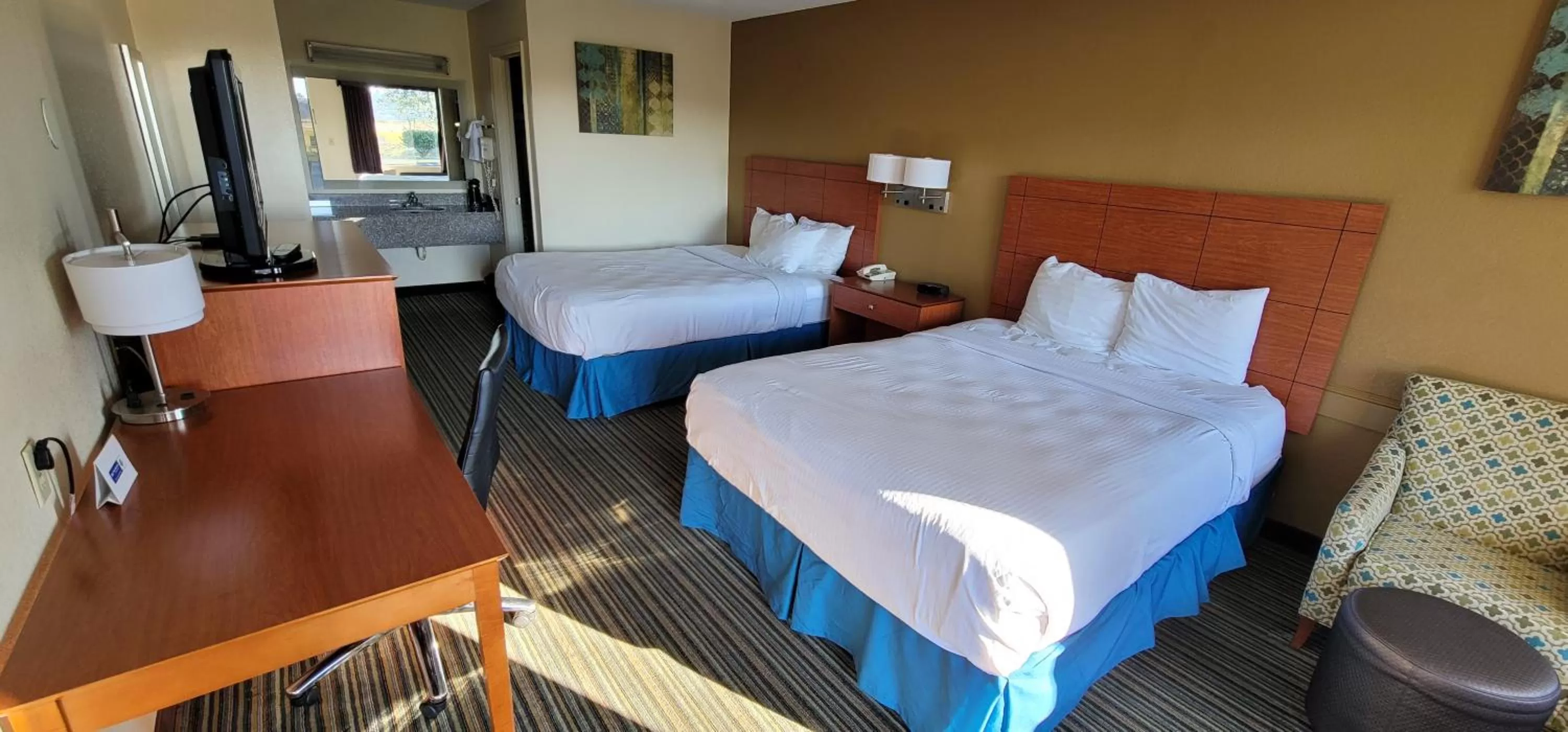 Bed in Quality Inn Ashburn