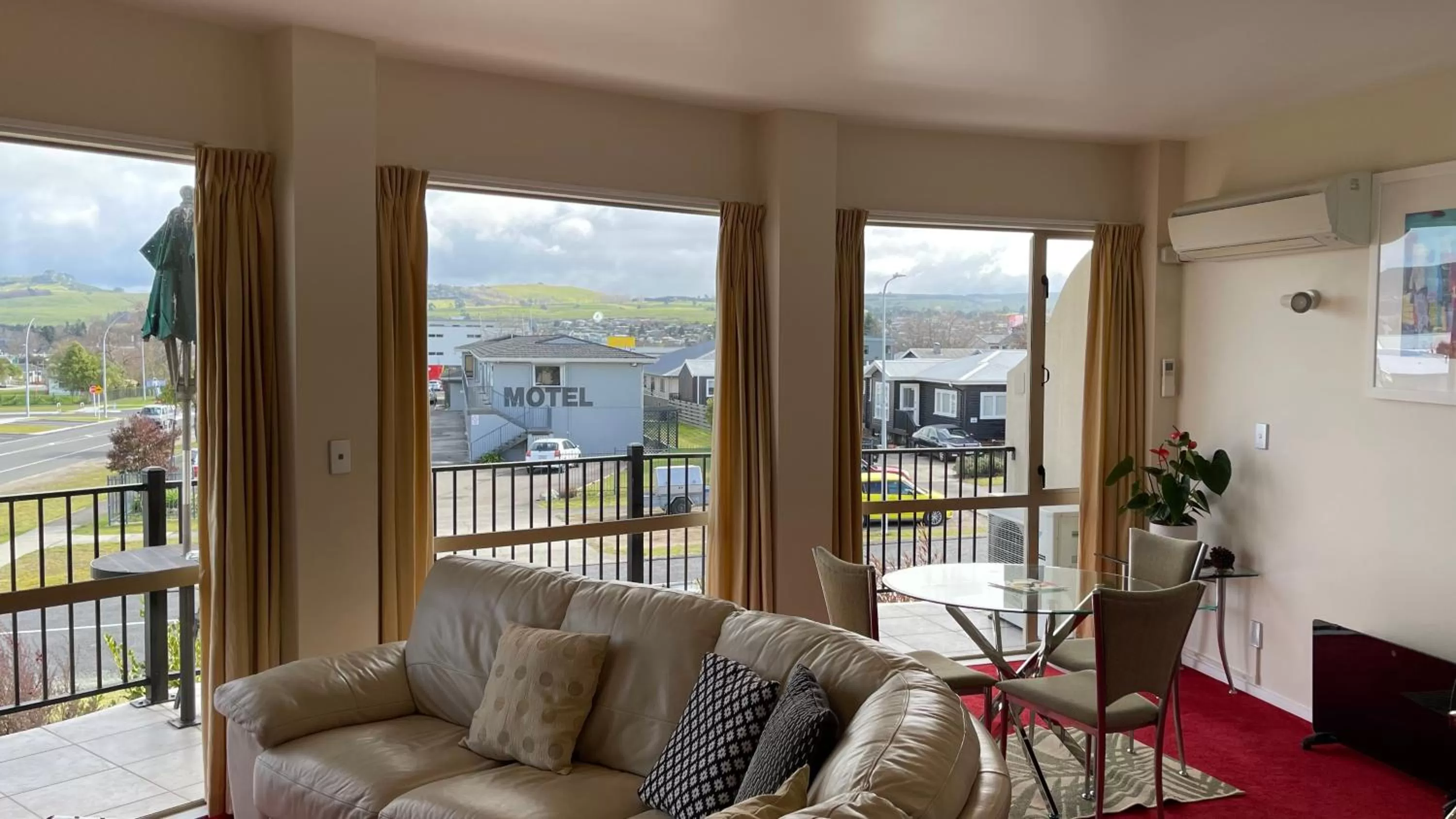 Chantillys Motor Lodge