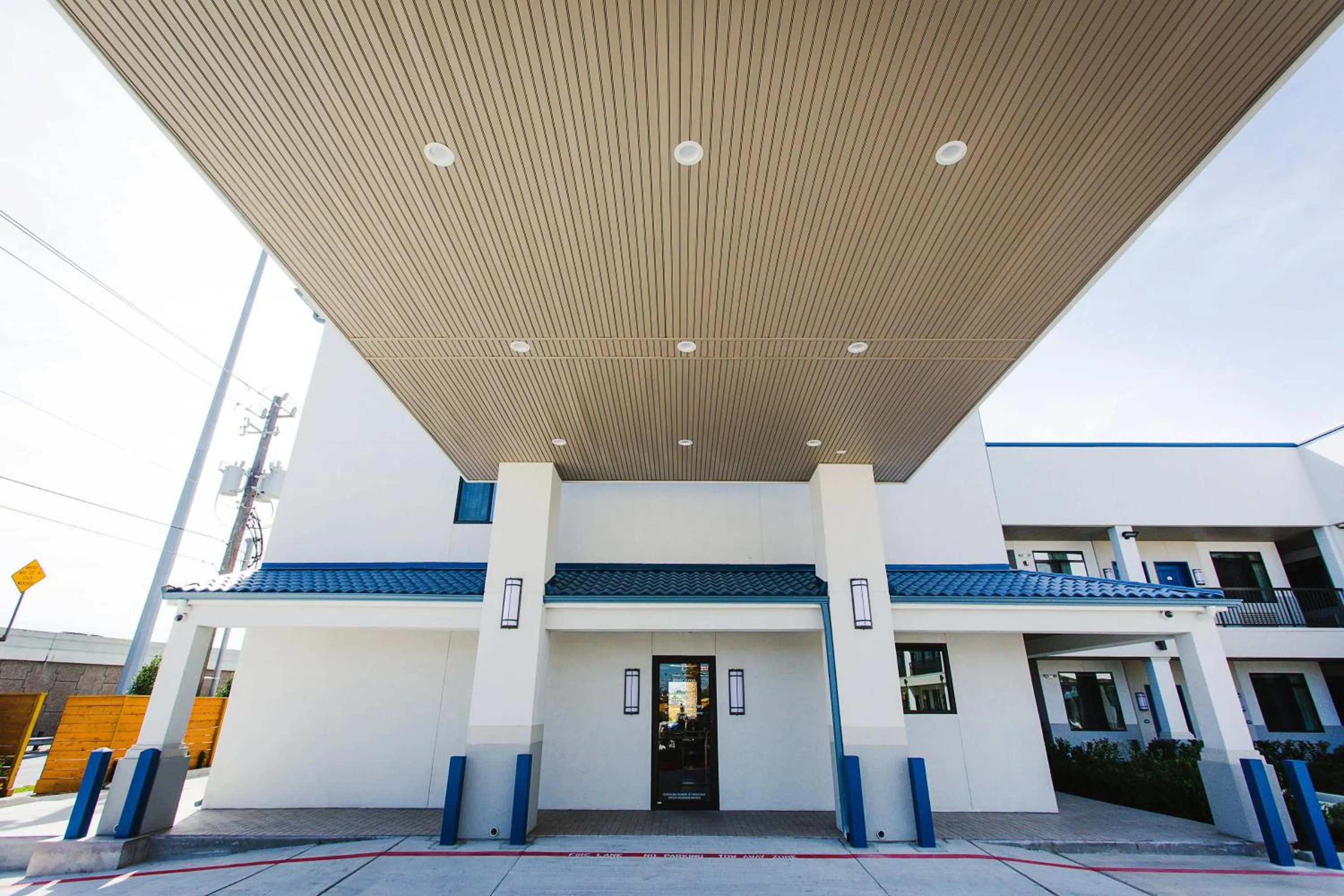 Facade/entrance in Palace Inn Blue US-59 & Gessner