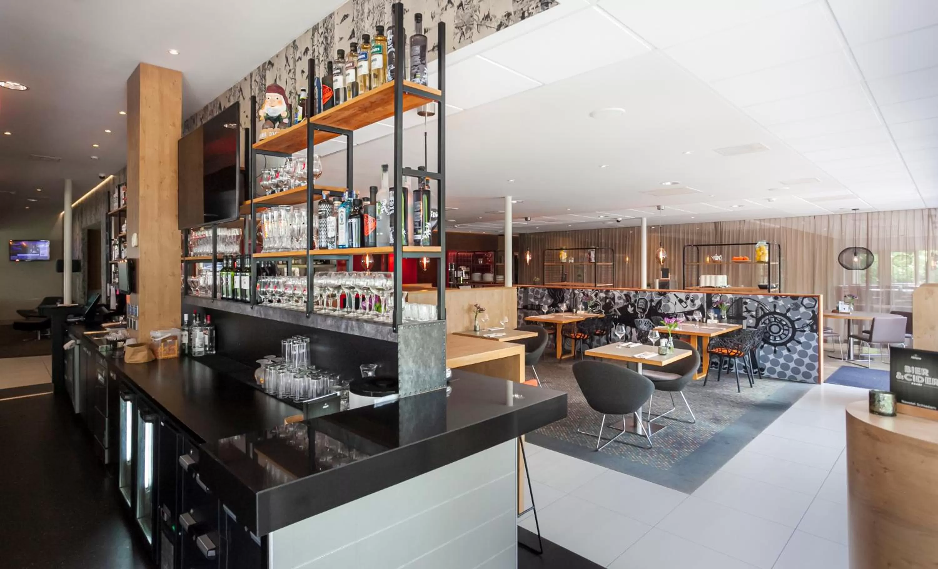 Restaurant/places to eat in Novotel Rotterdam - Schiedam