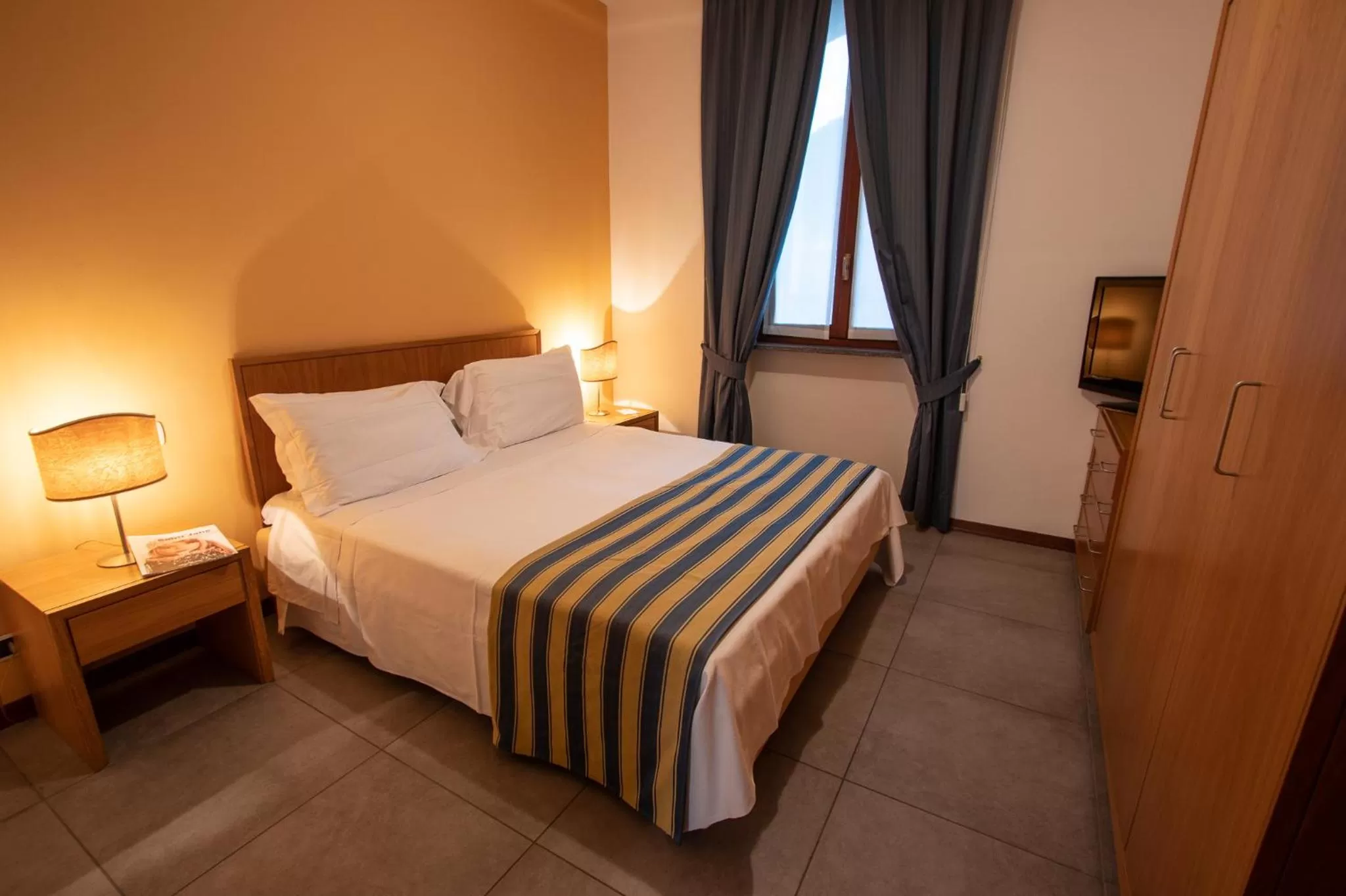 Bedroom, Bed in Albergo Le Due Corti