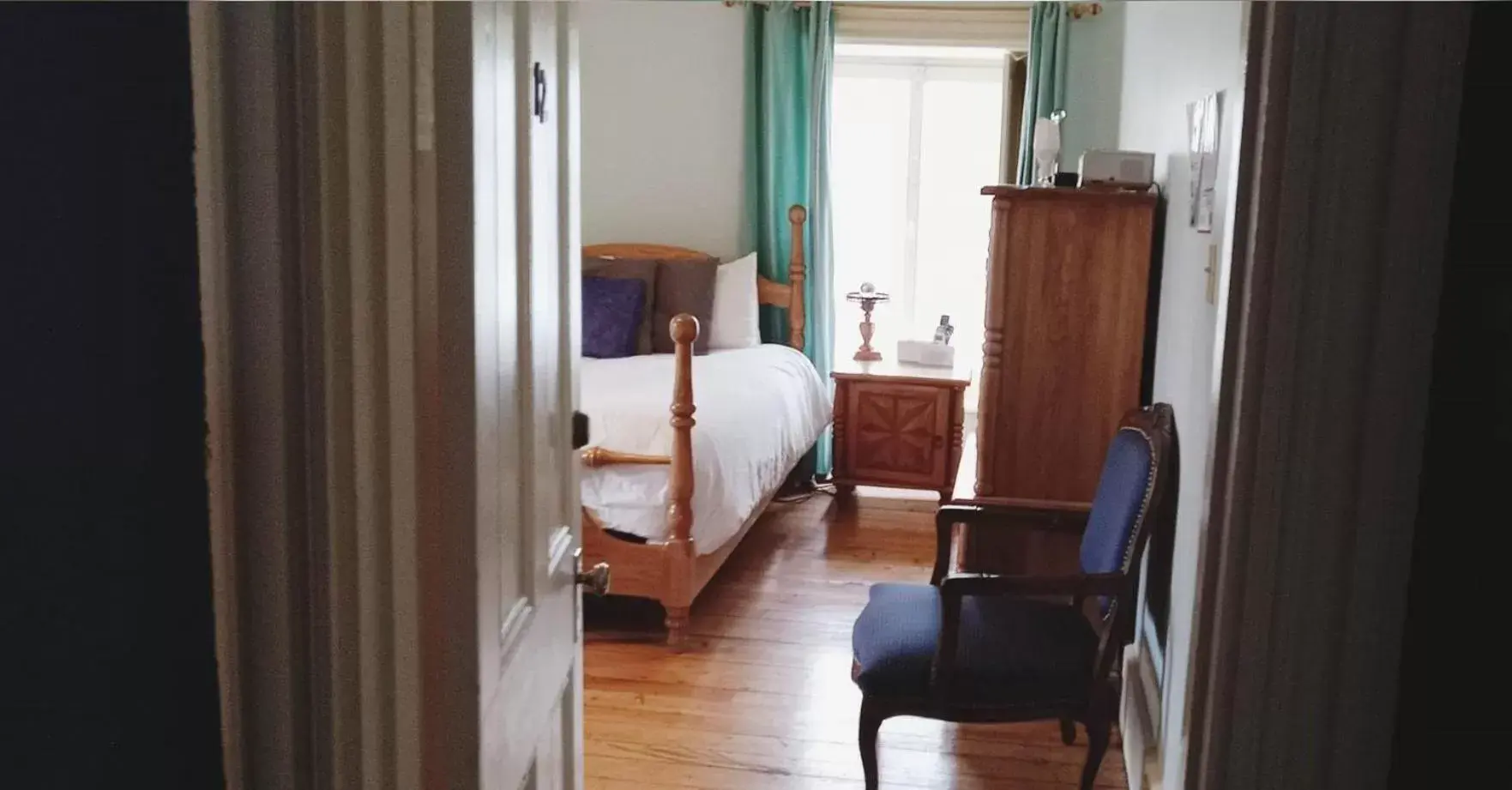 Double Room with Private Bathroom in La Maison Rousseau Double Room with Private Bathroom in La Maison Rousseau