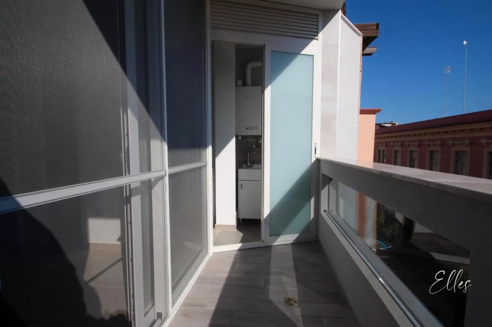 Balcony/Terrace in B&B Elles con parcheggio interno