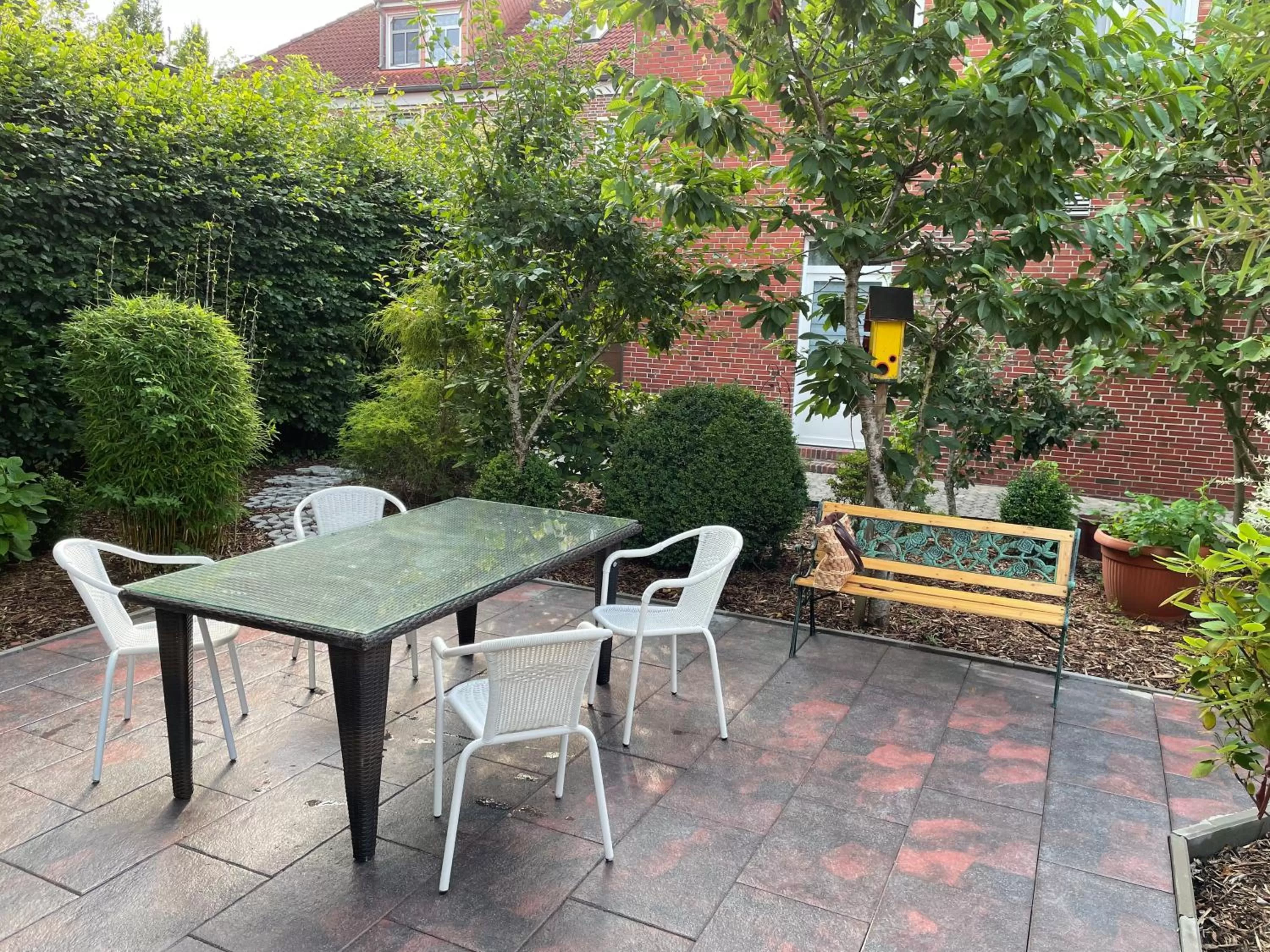 Patio in Pension Deichgraf