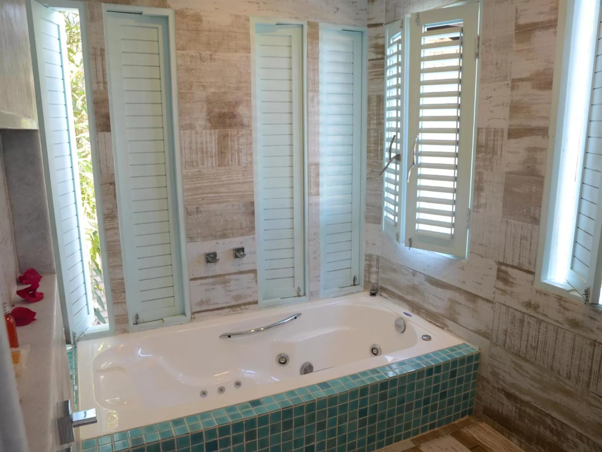 Hot Tub in Praiagogi Boutique Pousada