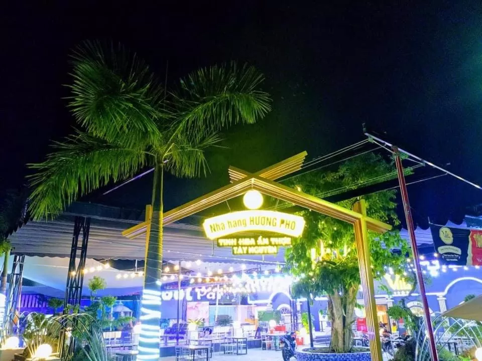 Restaurant/places to eat in D'Villa Hotel - Homestay