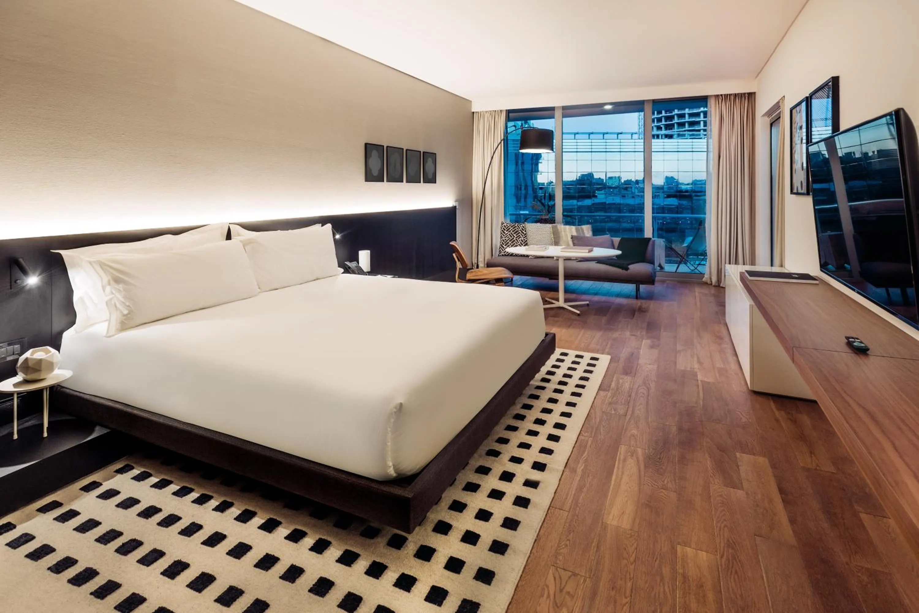 Photo of the whole room, Bed in SLS Buenos Aires Puerto Madero