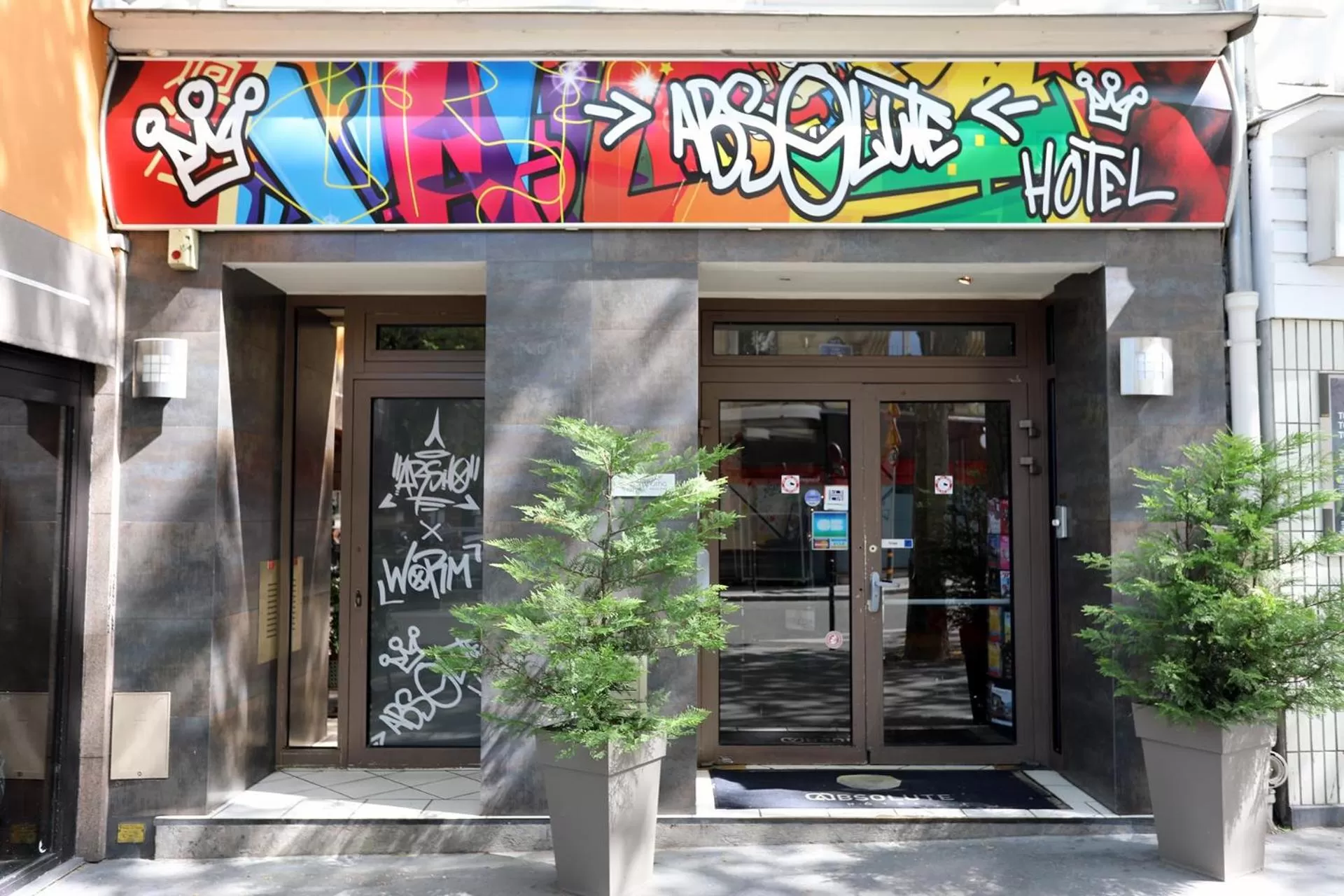 Facade/entrance in Absolute Hotel Paris République