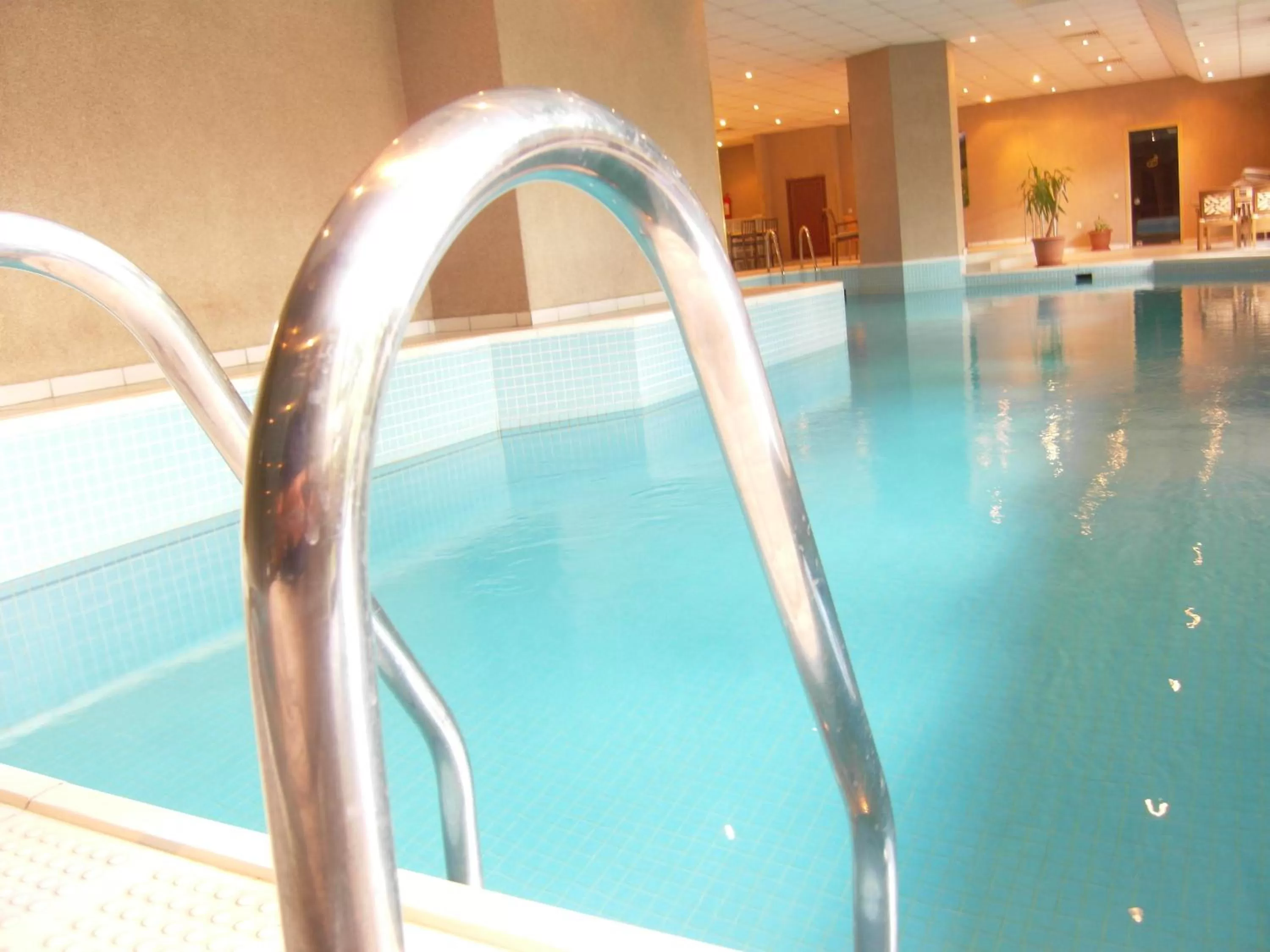 Swimming pool in Apart Hotel Best