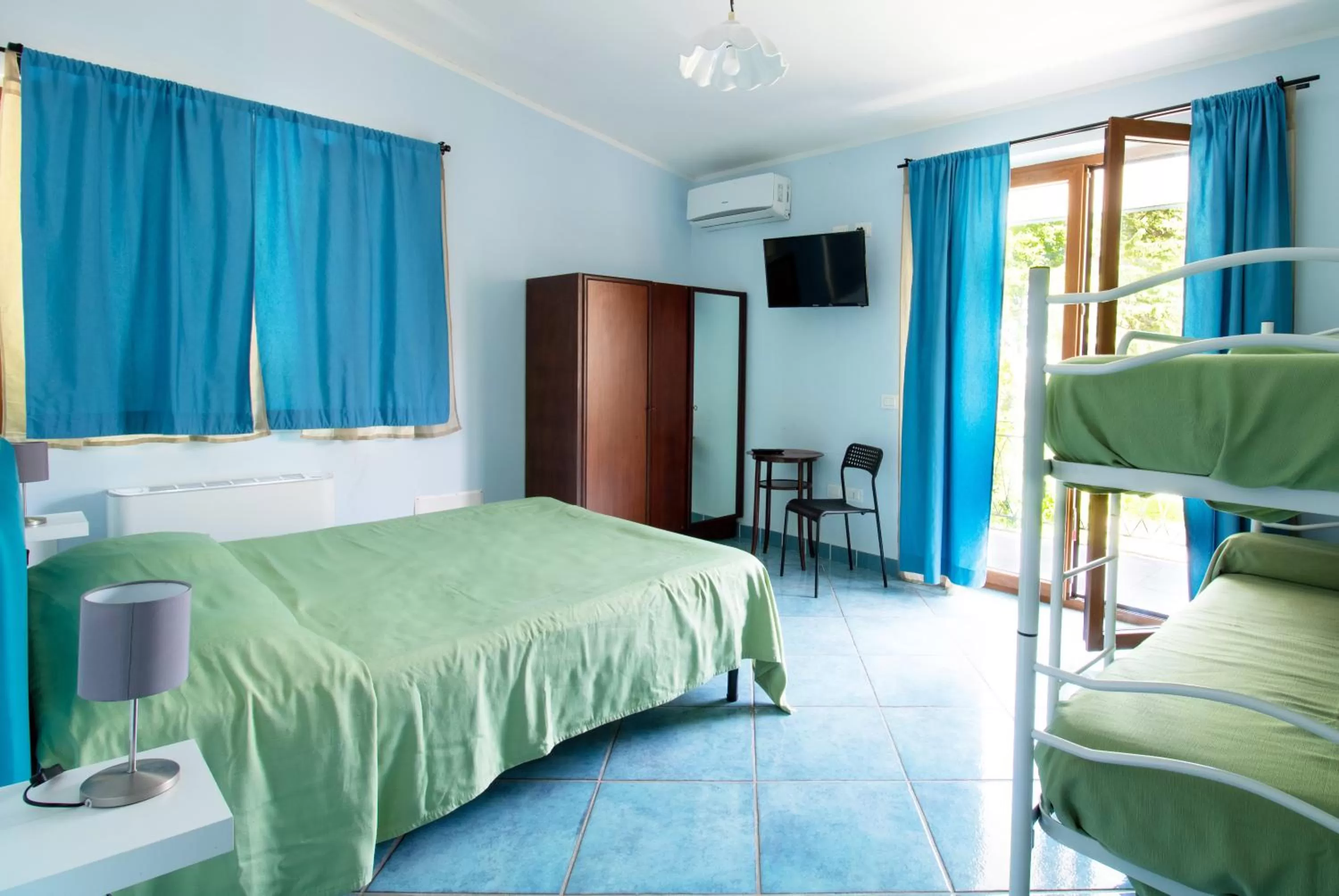 Photo of the whole room, Bed in Villa Nicodemo